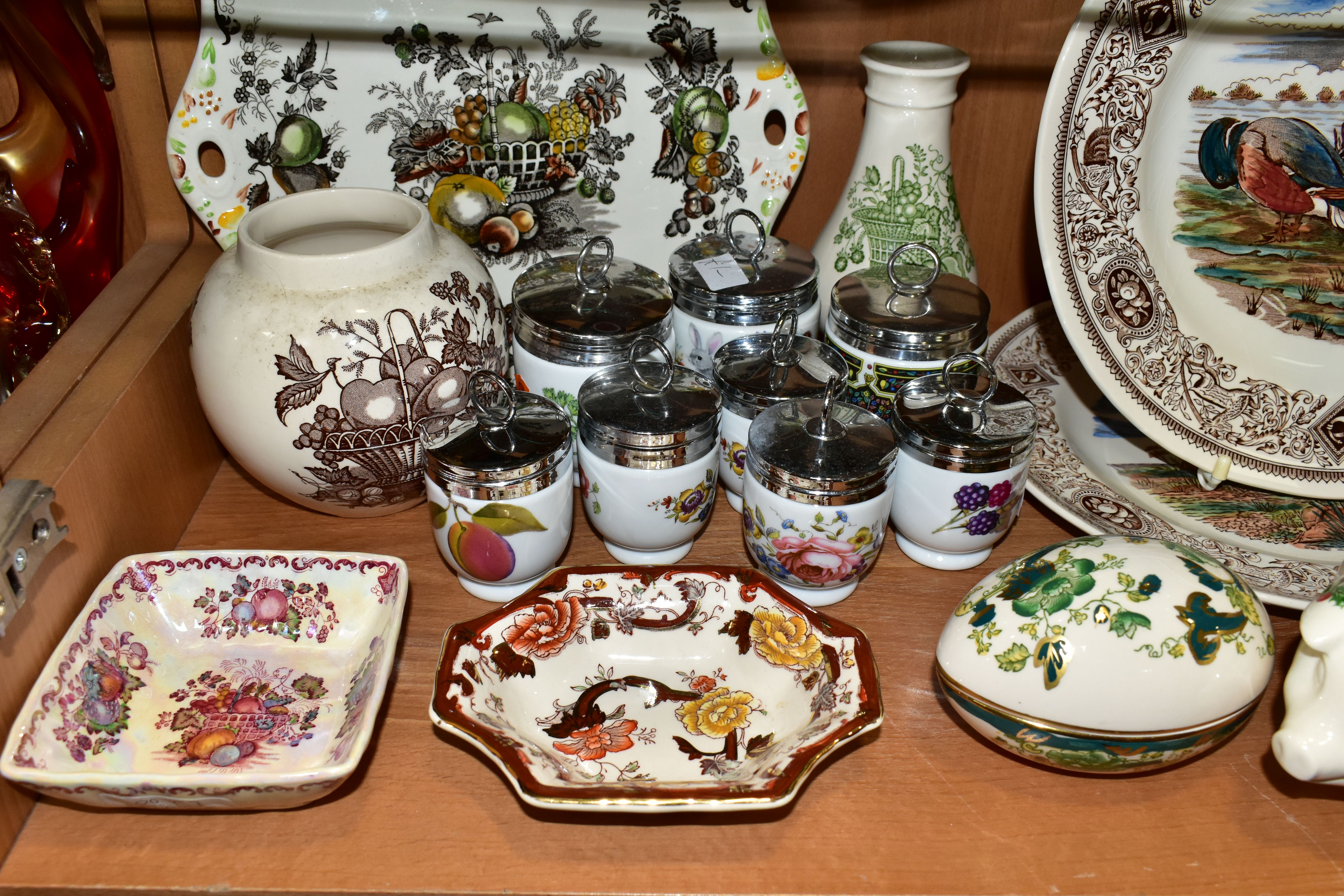A GROUP OF MASON'S AND ROYAL WORCESTER CERAMICS, Mason's pieces comprising a piggy bank with - Image 5 of 7