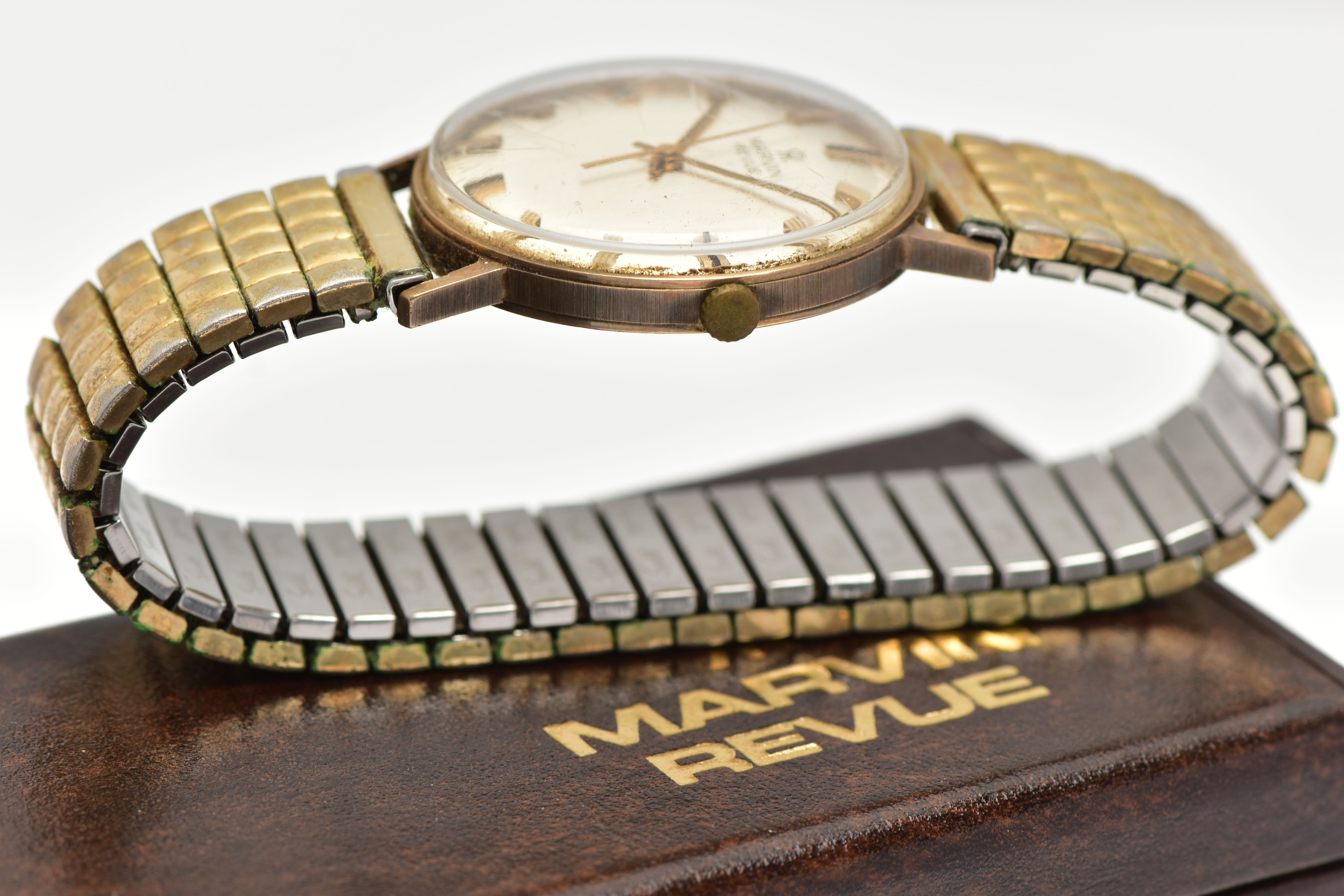 A 9CT GOLD 'MARVIN' WRISTWATCH, manual wind, round dial, signed 'Marvin Revue', baton markers, - Image 5 of 6