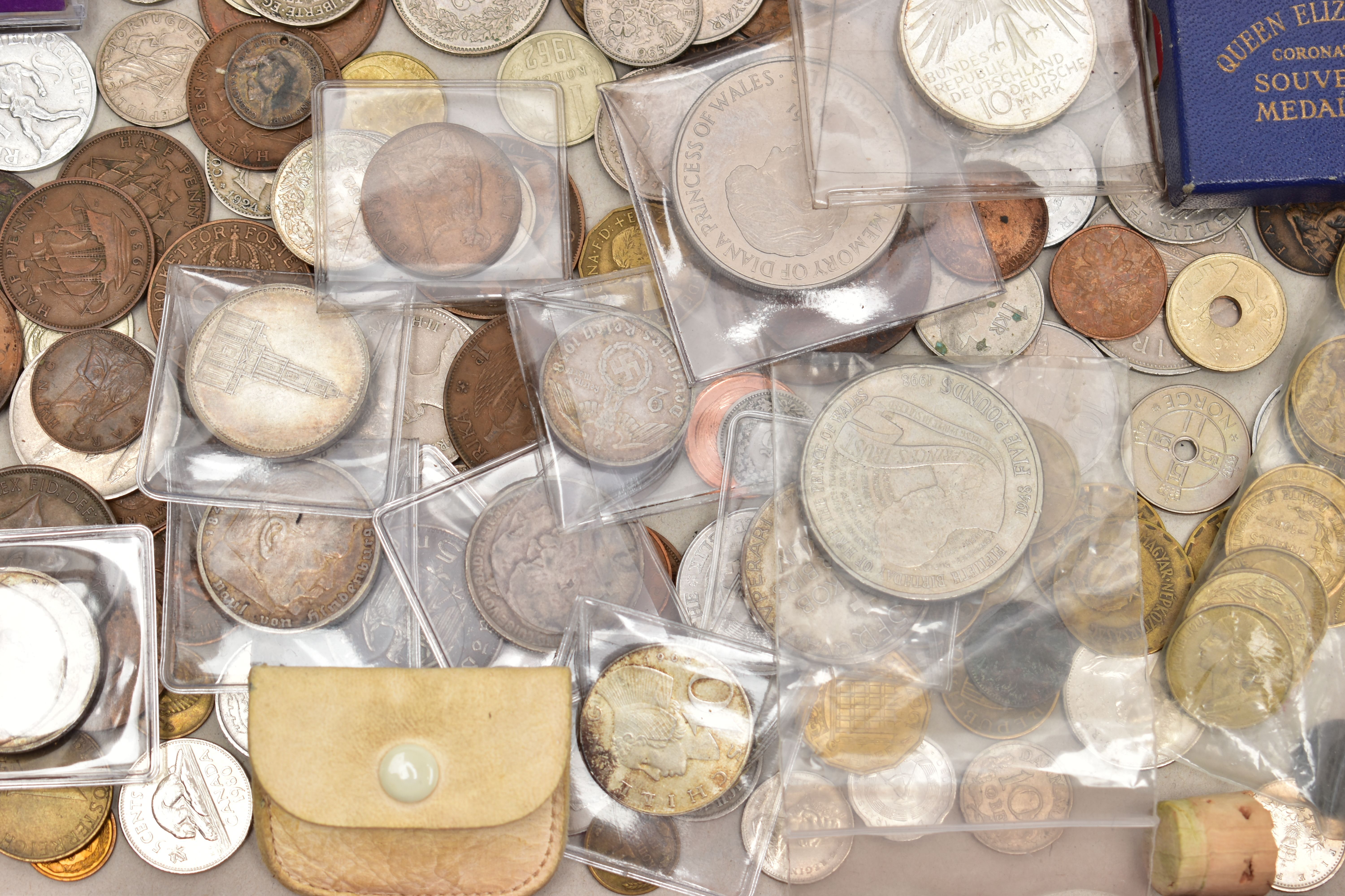 A TRAY OF MIXED WORLD COINS TO INCLUDE: SILVER 10 MARK COINS MUNICH OLYMPIC GAMES 1972,2 X TWO - Image 4 of 4