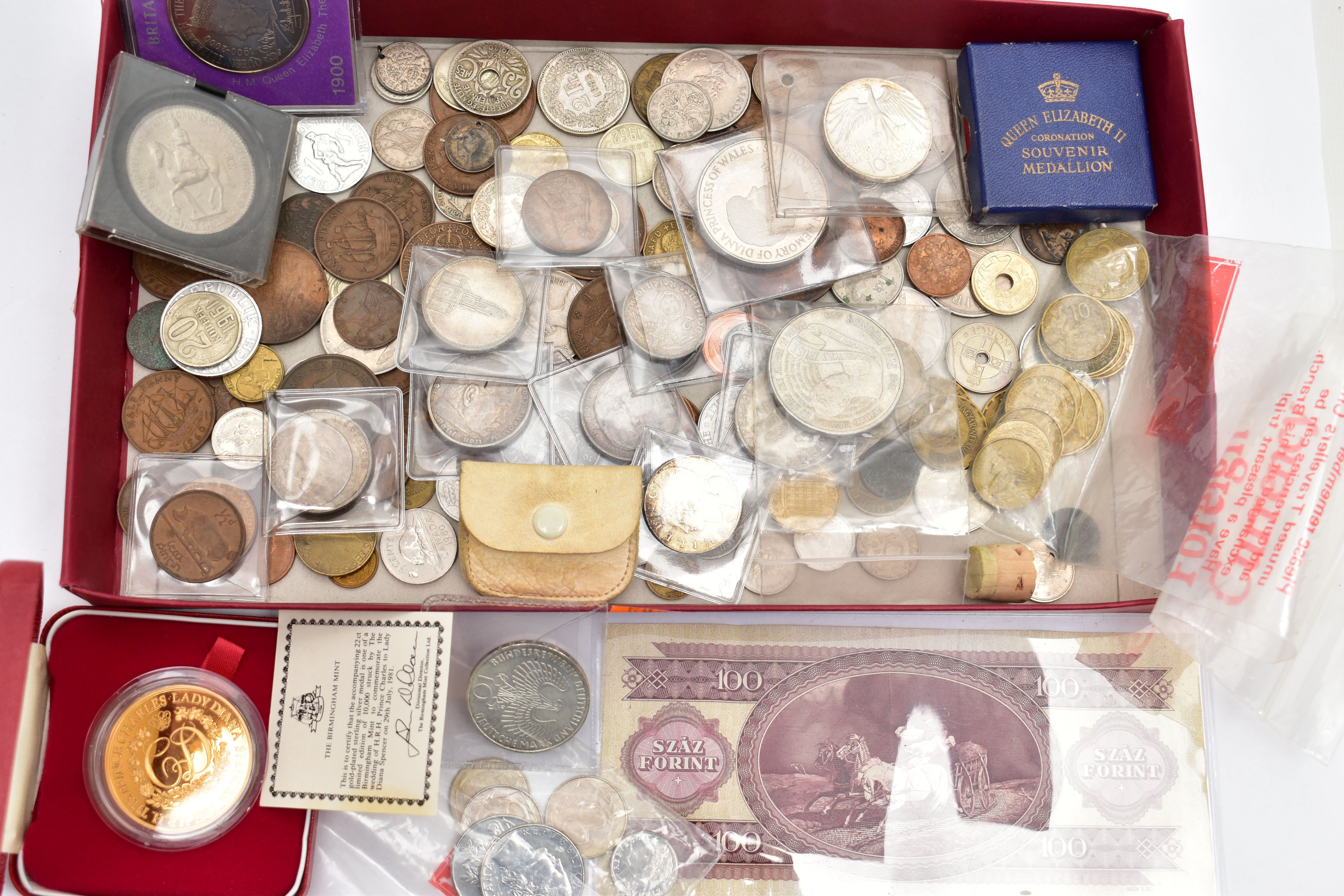 A TRAY OF MIXED WORLD COINS TO INCLUDE: SILVER 10 MARK COINS MUNICH OLYMPIC GAMES 1972,2 X TWO