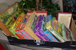 A QUANTITY OF ASSORTED BOXED VINTAGE JIGSAW PUZZLES, majority appear c.1950's/1960's including