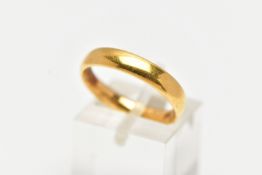 A 22CT GOLD BAND RING, plain polished band yellow gold, one inside edge chamfered, approximate