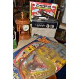 A BOXED MAR TOYS JACK POT BAGATELLE GAME, A BOXED CONSTRUCTION SET AND A TRANSISTOR RADIO, the