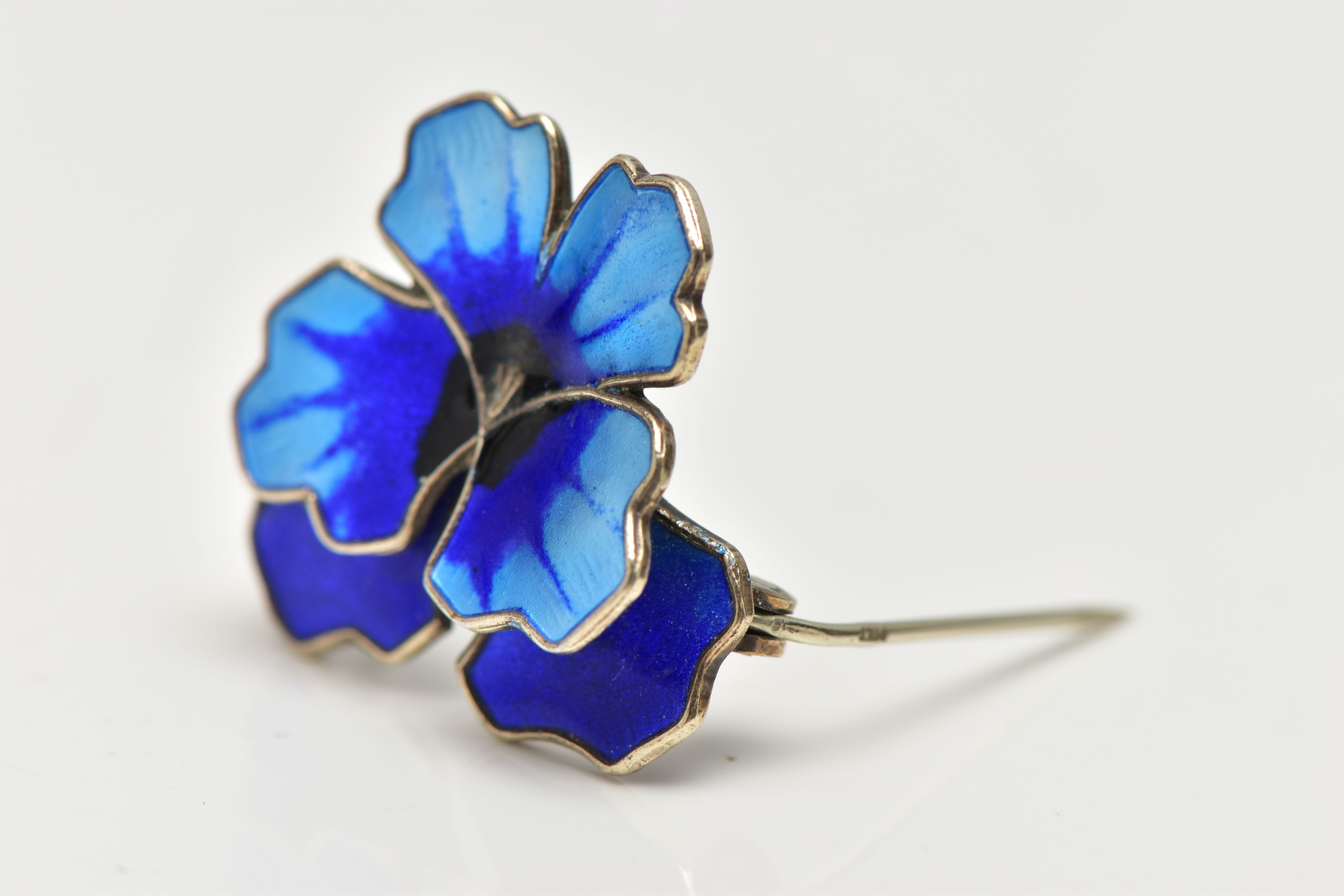 A 'DAVID ANDERSON' NORWEIGEN ENAMEL PANSY BROOCH, featuring a light and dark blue guilloche - Image 3 of 3