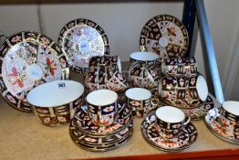 A GROUP OF ROYAL CROWN DERBY IMARI 2451 PATTERN TEA WARE, comprising three plates date codes 1921