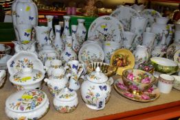 A QUANTITY OF AYNSLEY GIFT WARE, comprising 'Cottage Garden' patterned table lamp, bud vases,