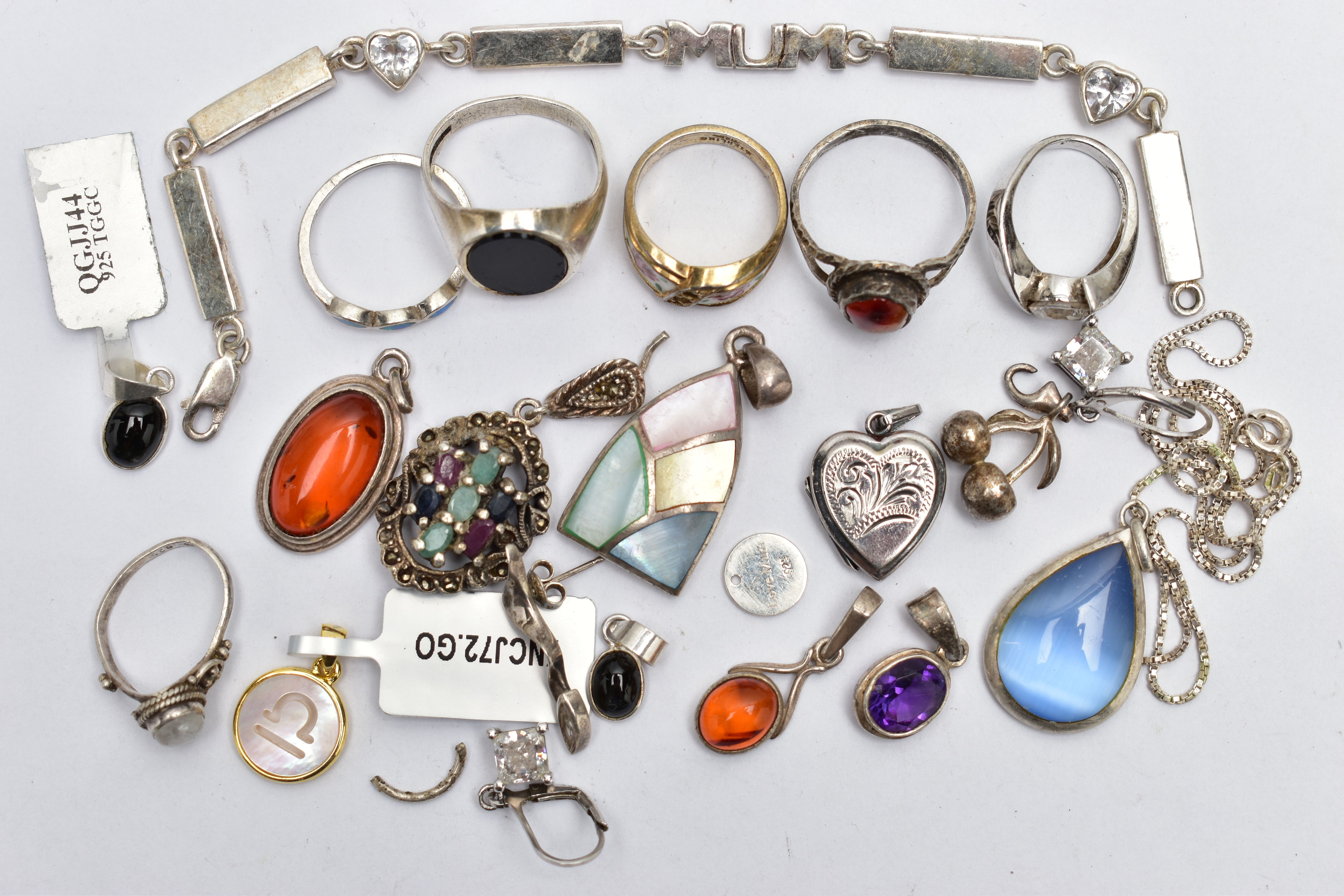 A BAG OF ASSORTED WHITE METAL JEWELLERY, to include six rings, an oval pendant stamped 925,