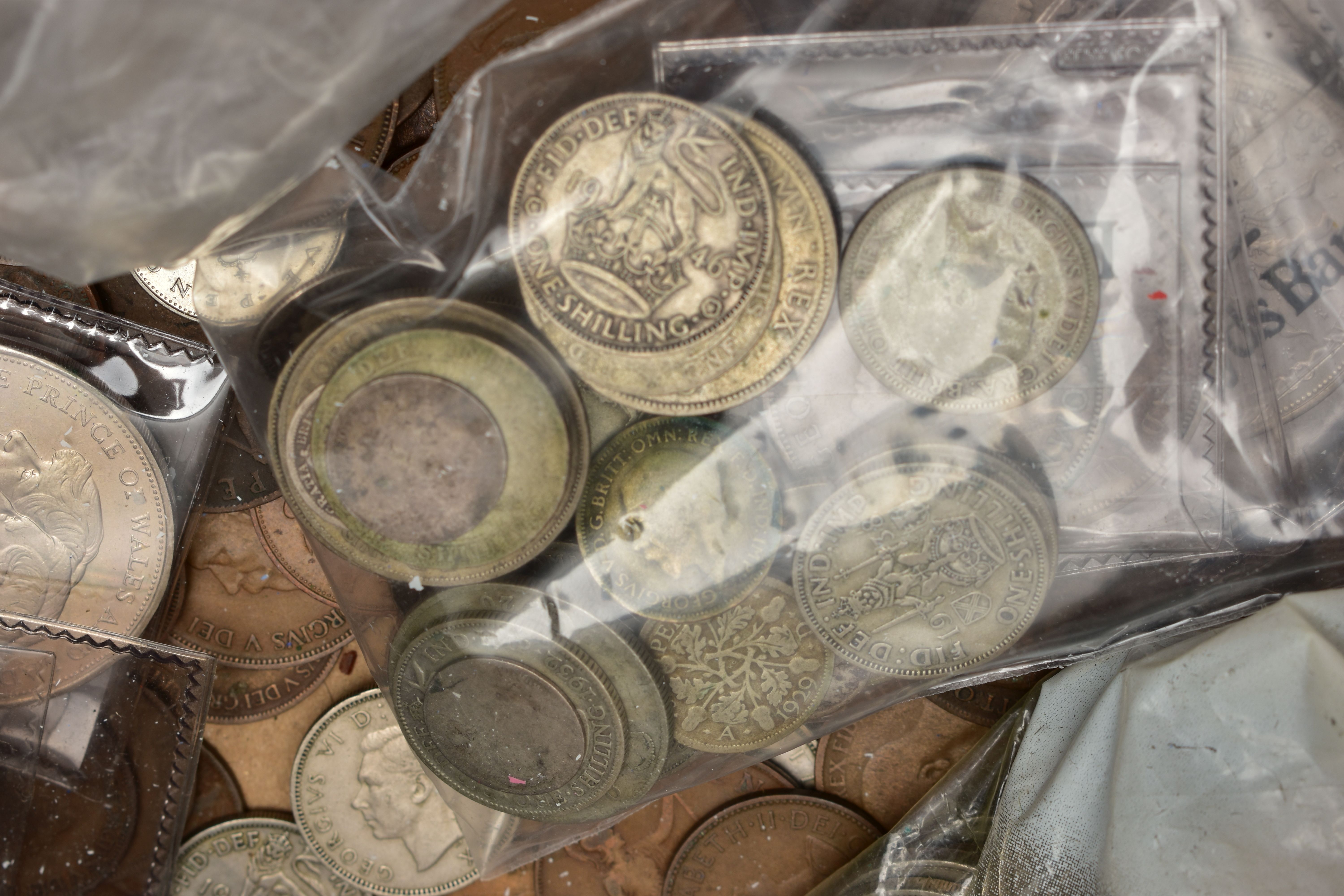 A CARDBOARD BOX CONTAINING MIXED WORLD COINS TO INCLUDE: Over 270gr of mostly .500 Silver Coins,A - Image 3 of 3