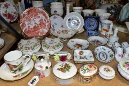 A GROUP OF CERAMIC GIFTWARES ETC, to include three Royal Crown Derby 'Red Aves' cereal bowls, a