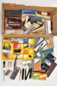 TWO BOXES OF ASSORTED VINTAGE AND MODERN FOUNTAIN PENS, to include various 'Platigum' fountain pens,