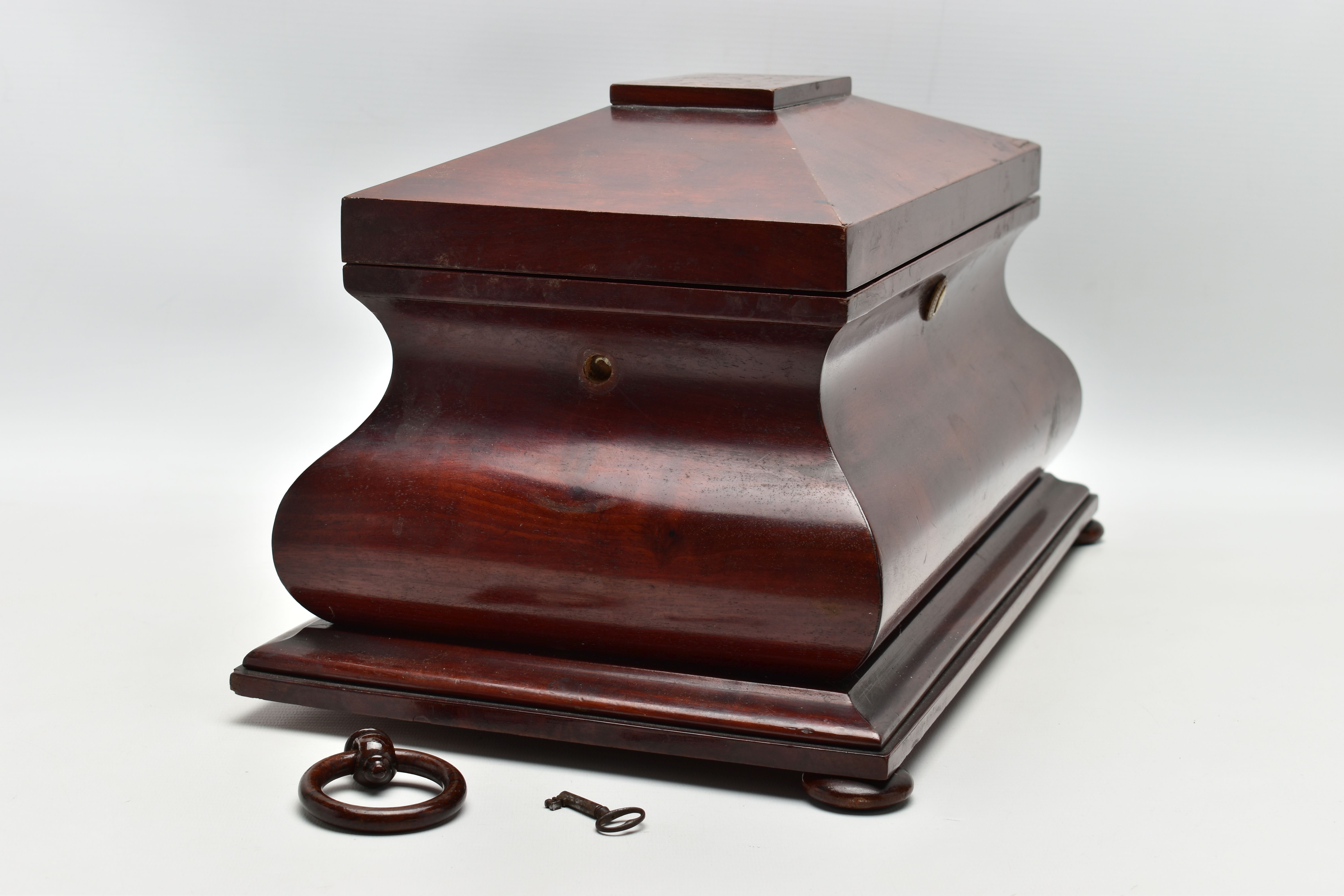 A VICTORIAN LARGE MAHOGANY AND INLAID BOMBE SHAPED TEA CADDY, the hinged cover with parquetry cube - Image 9 of 15