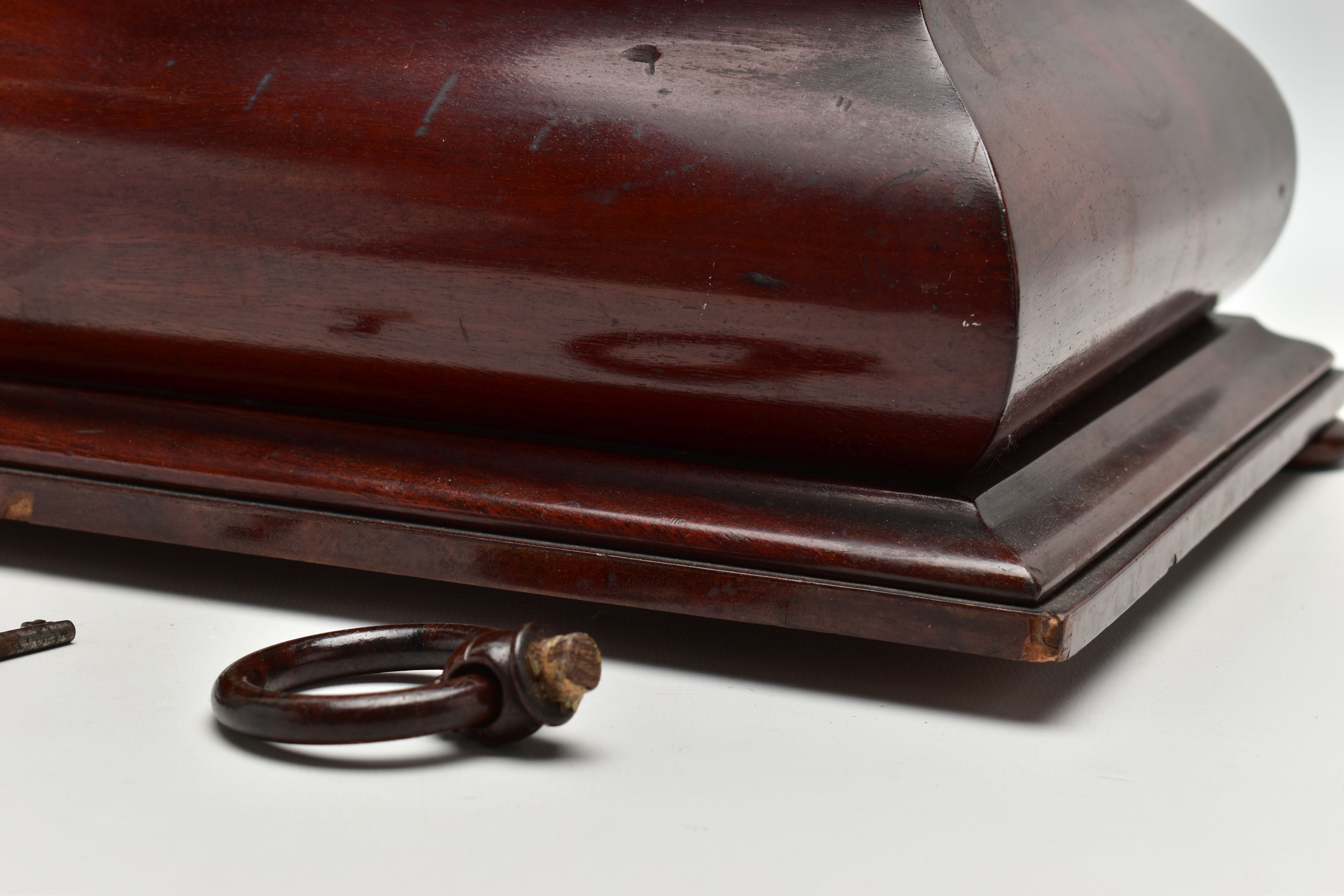 A VICTORIAN LARGE MAHOGANY AND INLAID BOMBE SHAPED TEA CADDY, the hinged cover with parquetry cube - Image 15 of 15