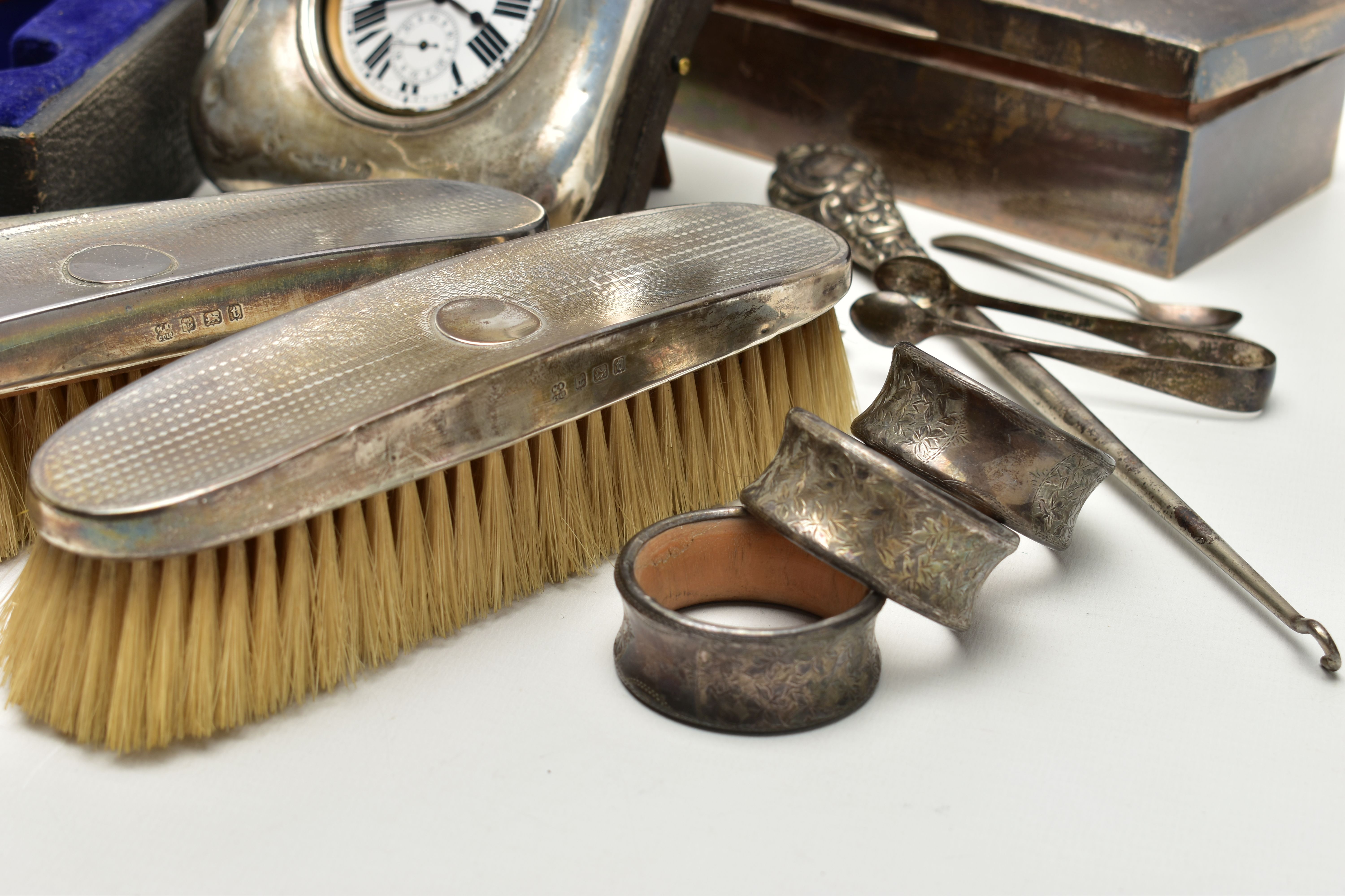 A PARCEL OF LATE 19TH AND 20TH CENTURY SILVER, comprising two mother of pearl handled folding - Image 7 of 16