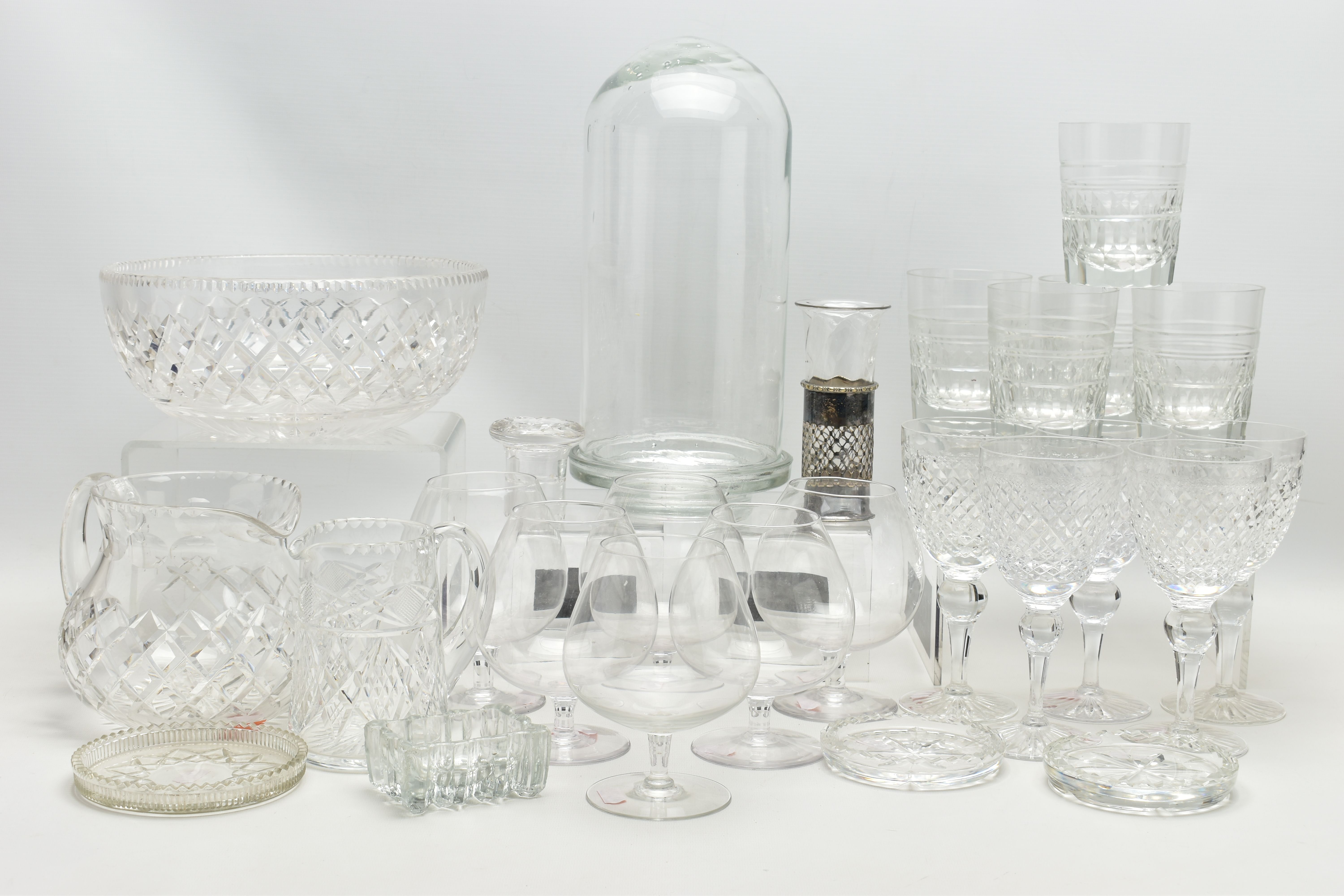 A GROUP OF CUT CRYSTAL AND GLASSWARE, comprising five cut crystal whisky glasses, five cut crystal - Image 12 of 18