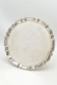 A GEORGE VI SILVER TRAY WITH CHIPPENDALE STYLE PIE CRUST RIM, plain to the centre, makers Barker