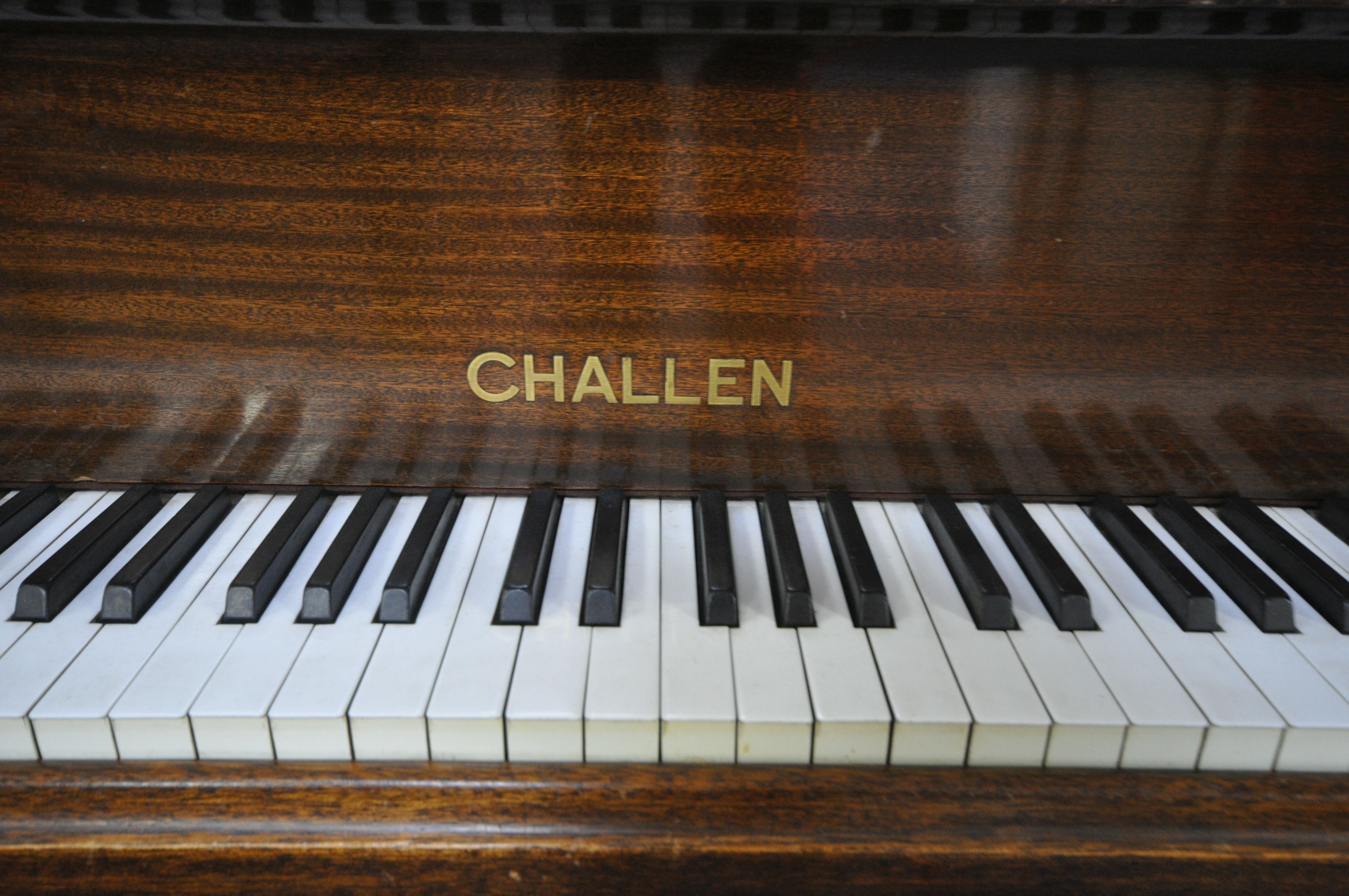 A CHALLEN MAHOGANY 4FT 7 INCH BABY GRAND PIANO, serial number 46474, bone keys, on cabriole legs, - Image 4 of 9