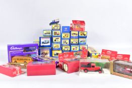 A BOX OF MATCHBOX MODELS OF YESTERYEAR DIECAST VEHICLES, to include an M-20 major pack, a Y27 1922