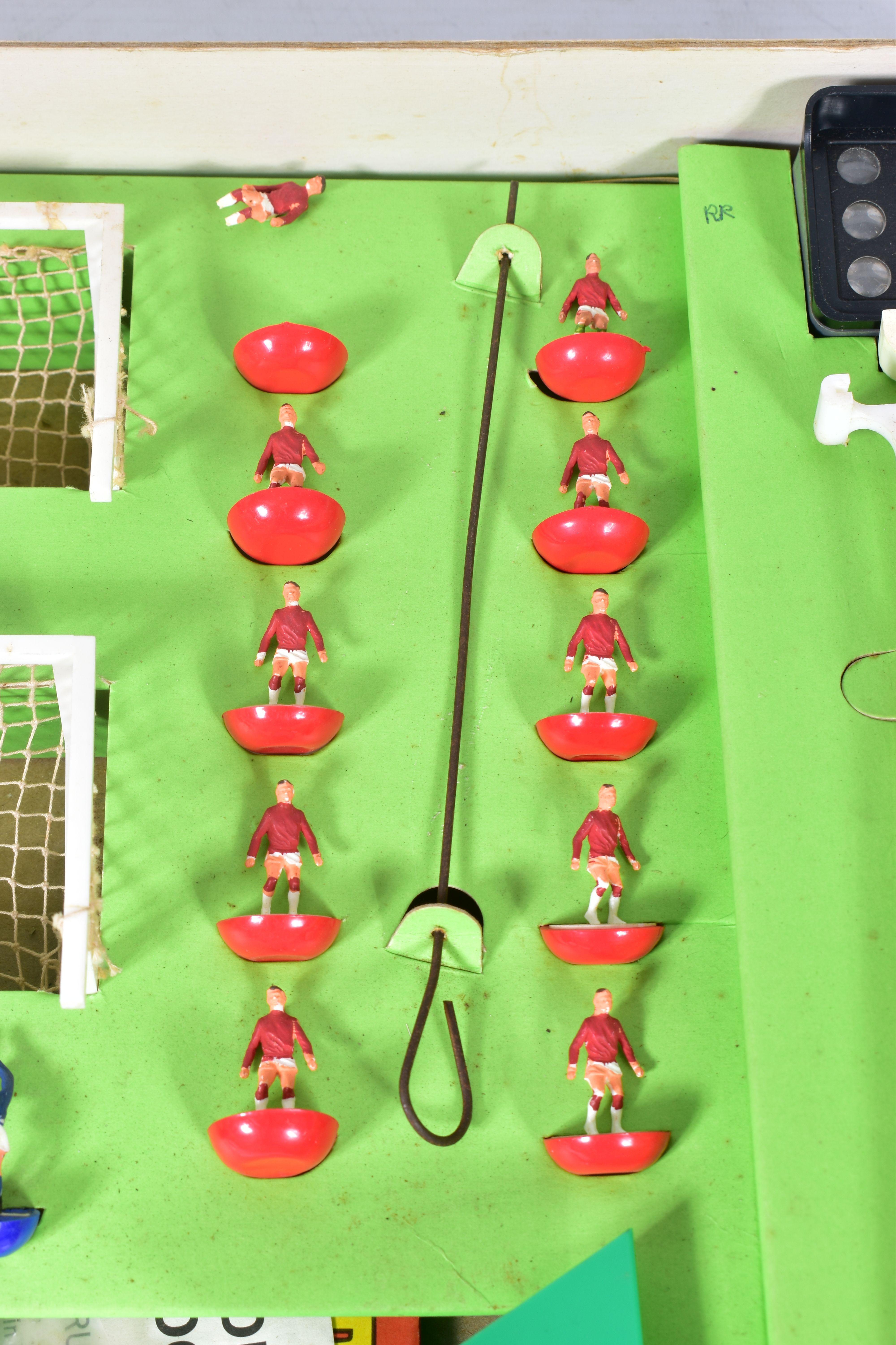 A BOXED SUBBUTEO CONTINENTAL FLOODLIGHTING EDITION SET, missing pitch but otherwise appears - Image 4 of 8