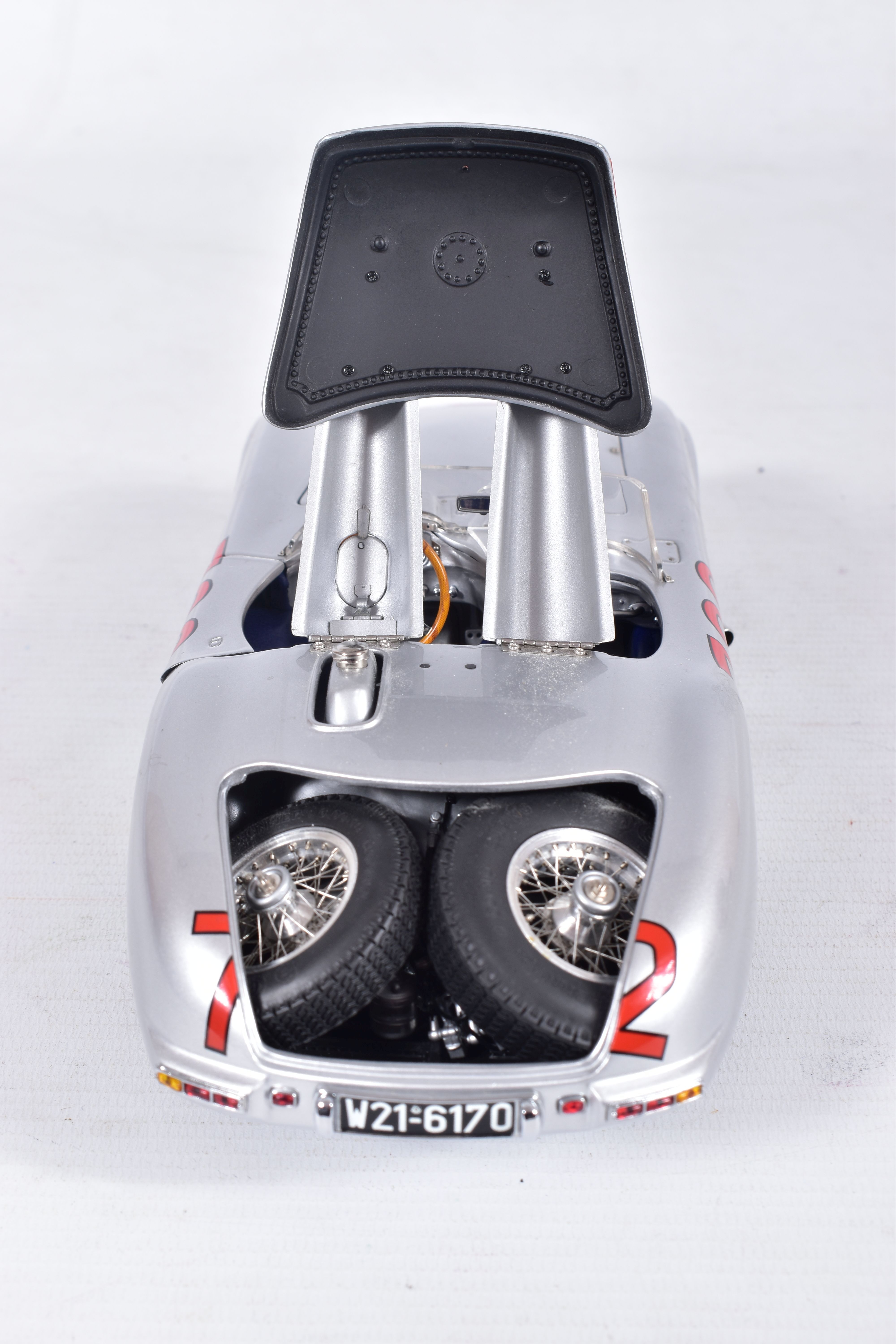 A BOXED CMC 1/18 SCALE MERCEDES-BENZ 300 SLR (W196S) MILLE MIGLIA WINNER 1955, No.M-066, complete - Image 5 of 8