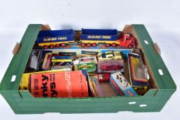 A QUANTITY OF BOXED AND UNBOXED DIECAST AND PLASTIC VEHICLES, to include Corgi Toys Silver Streak