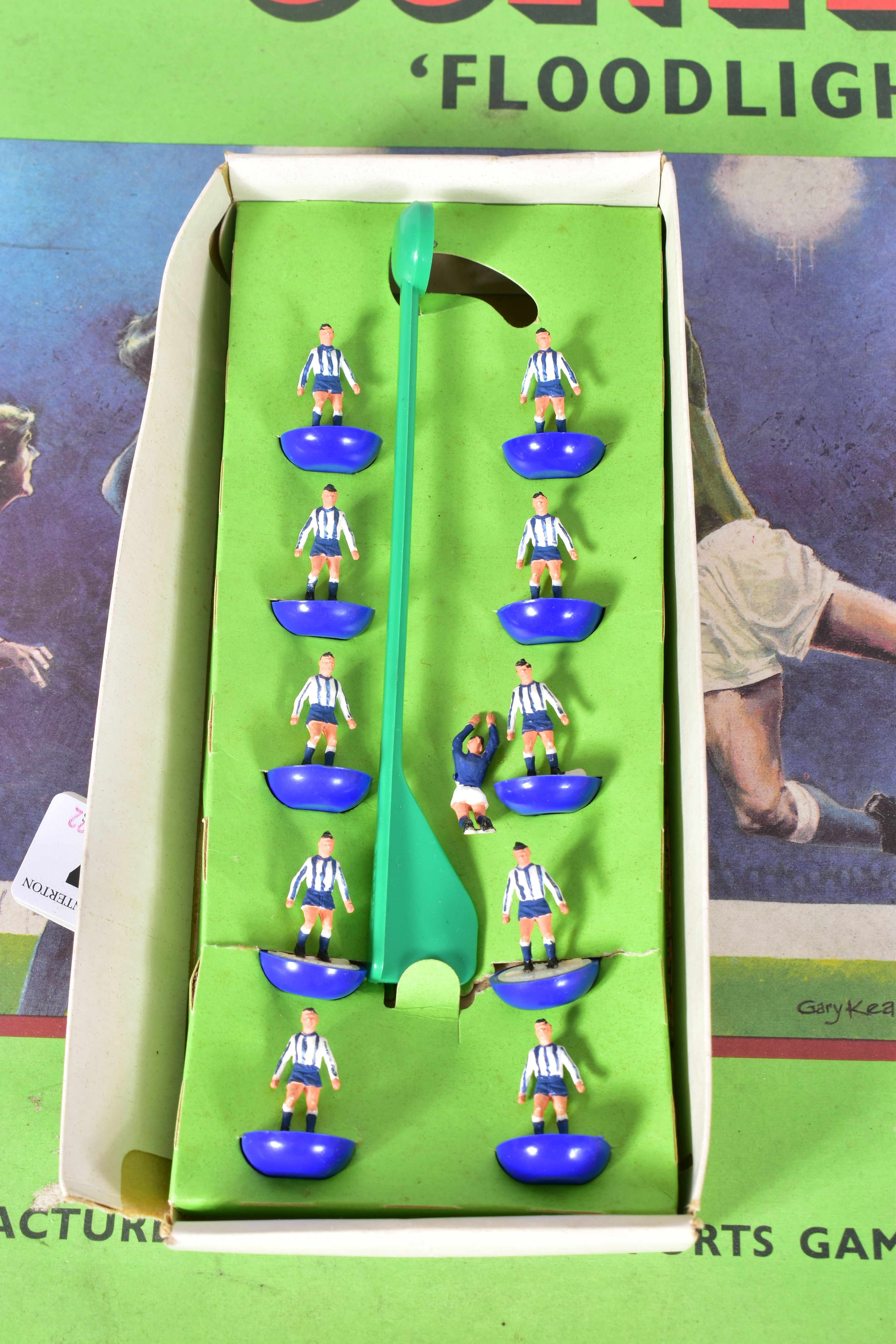 A BOXED SUBBUTEO CONTINENTAL FLOODLIGHTING EDITION SET, missing pitch but otherwise appears - Image 6 of 8