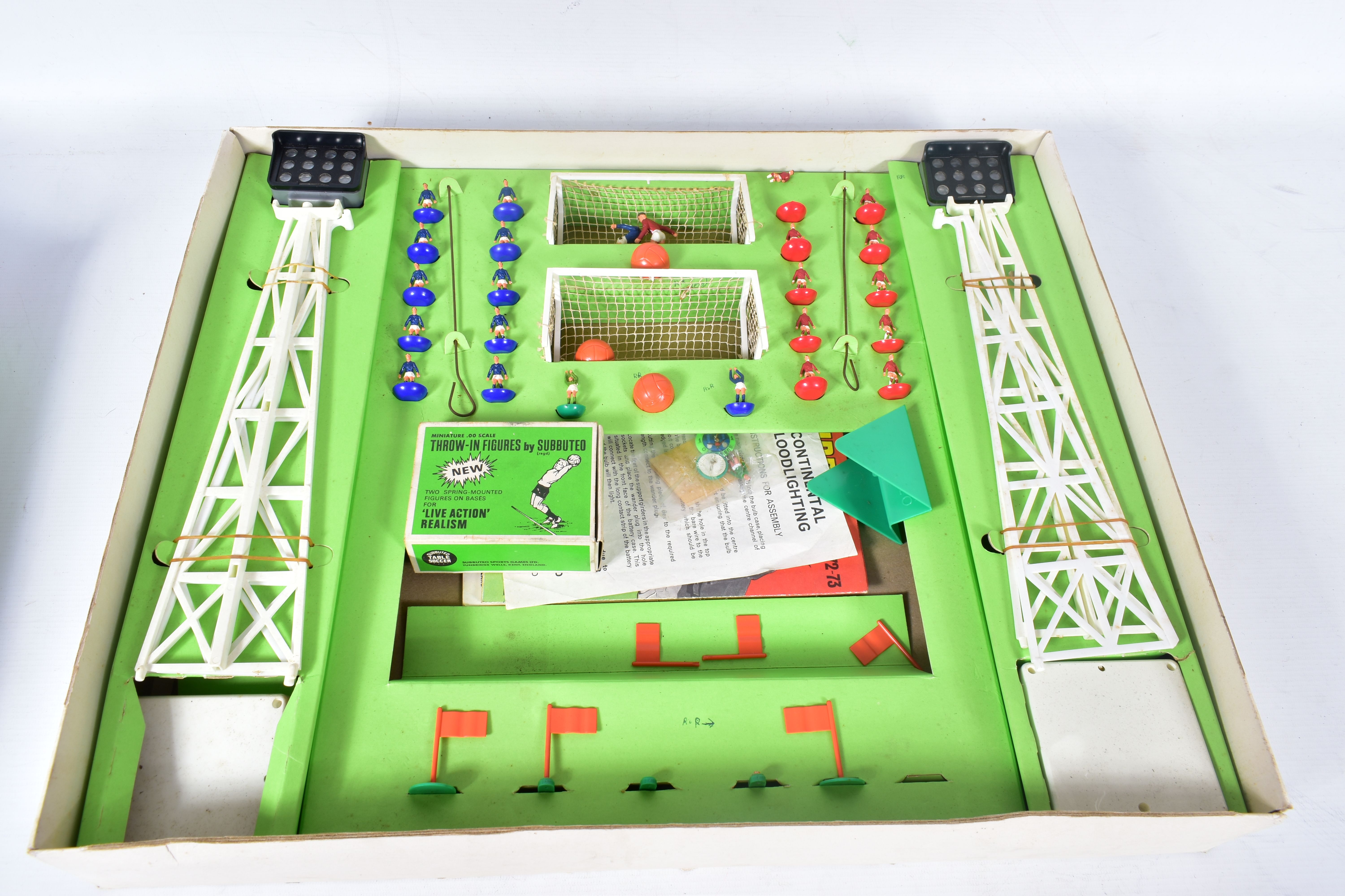 A BOXED SUBBUTEO CONTINENTAL FLOODLIGHTING EDITION SET, missing pitch but otherwise appears - Image 3 of 8