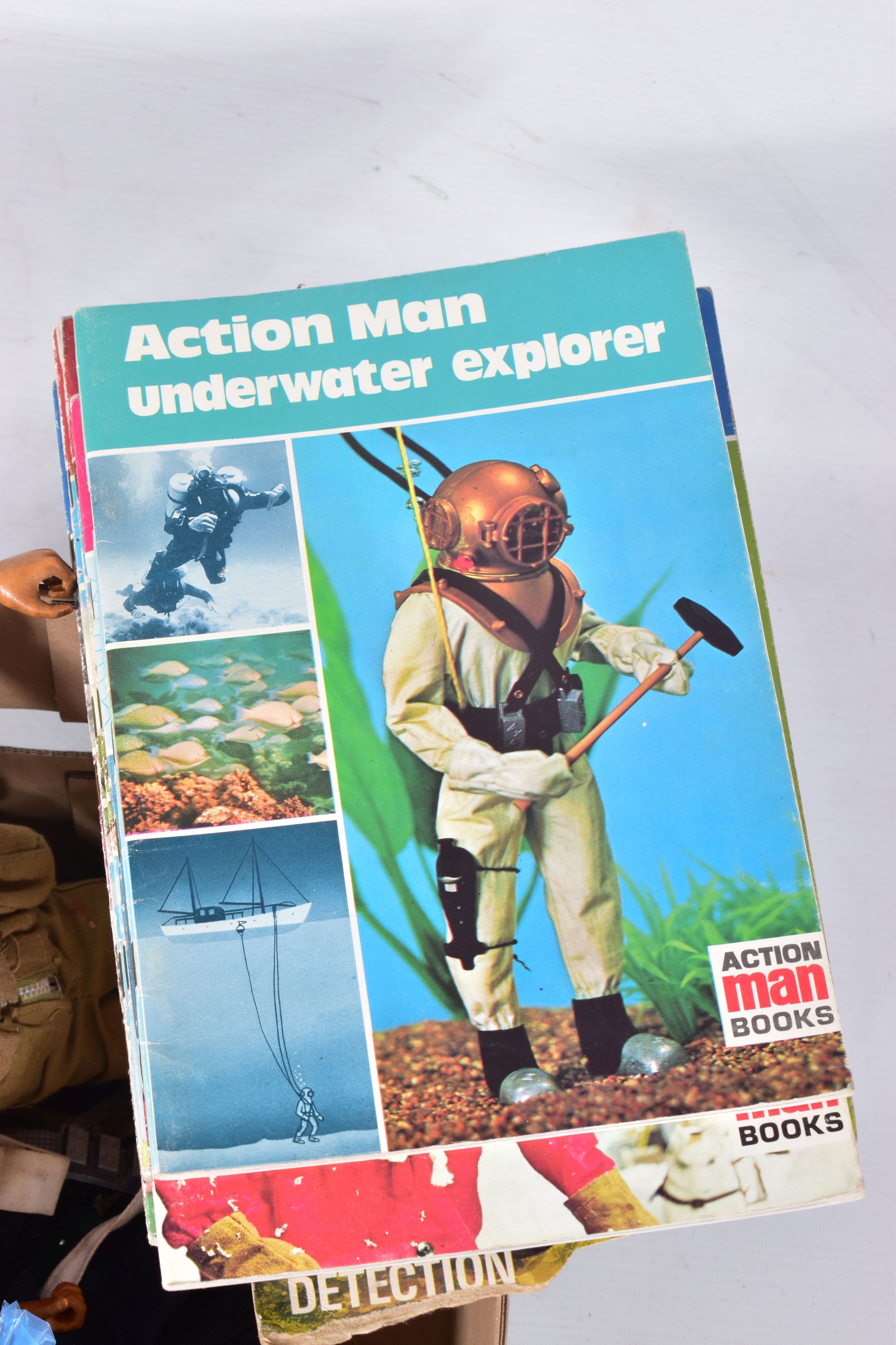 A QUANTITY OF UNBOXED AND ASSORTED ACTION MAN FIGURES AND ACCESSORIES, to include 1972 Olympic - Image 2 of 5