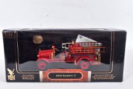 A BOXED YATMING ROAD SIGNATURE 1/24 SCALE 1923 MAXIM C-2 FIRE ENGINE, No.20119, appears complete and