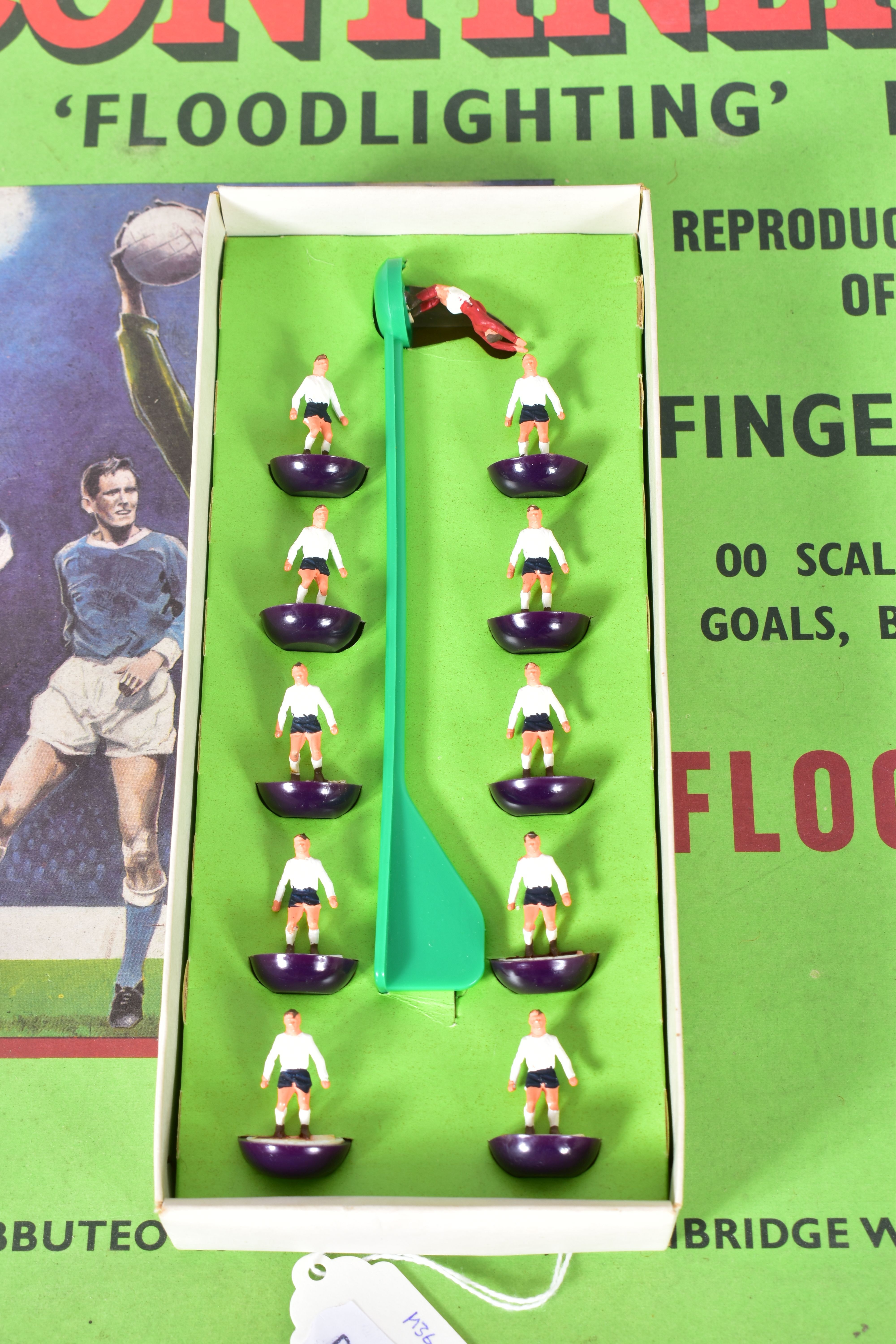A BOXED SUBBUTEO CONTINENTAL FLOODLIGHTING EDITION SET, missing pitch but otherwise appears - Image 8 of 8