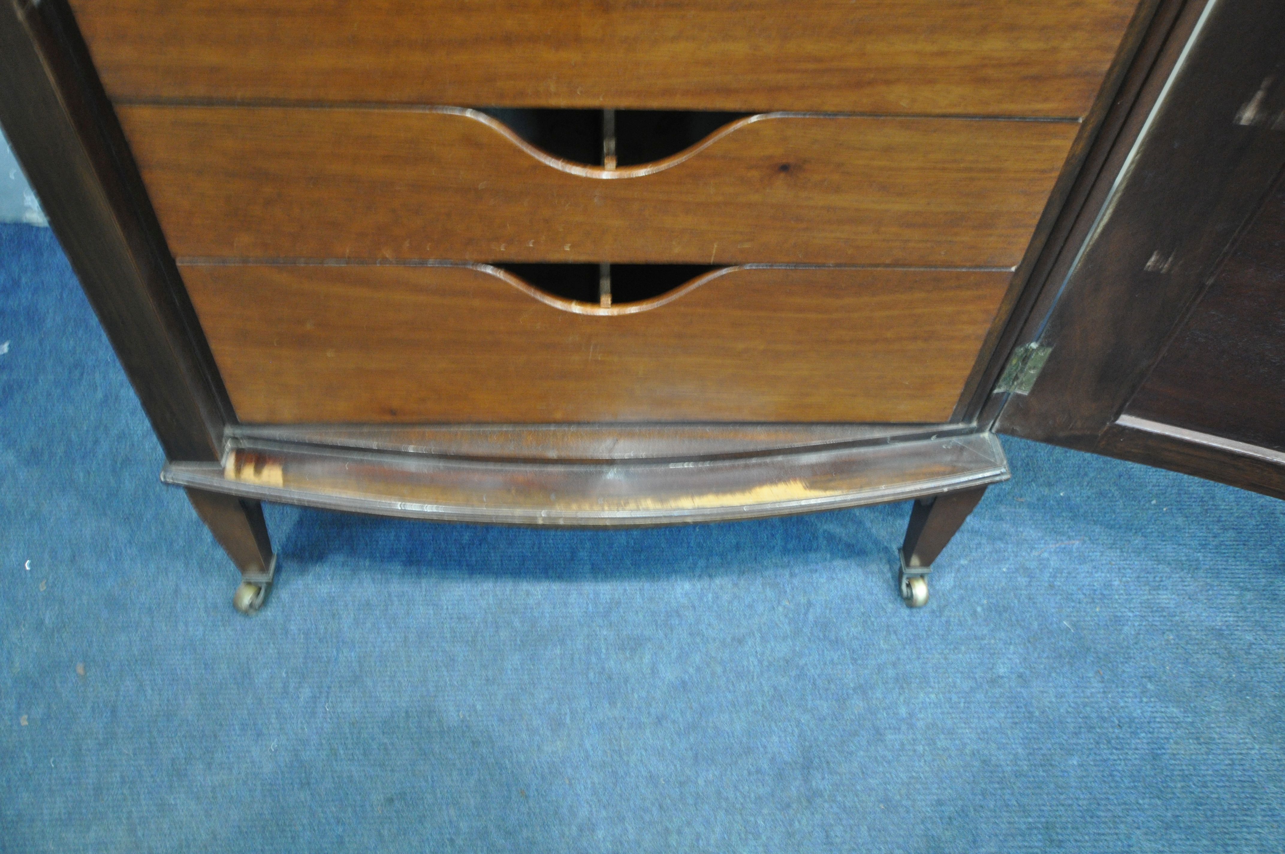 AN EDWARDIAN MAHOGANY BOW FRONT DRESSING CABINET, with a single circular bevelled mirror, two - Image 4 of 6