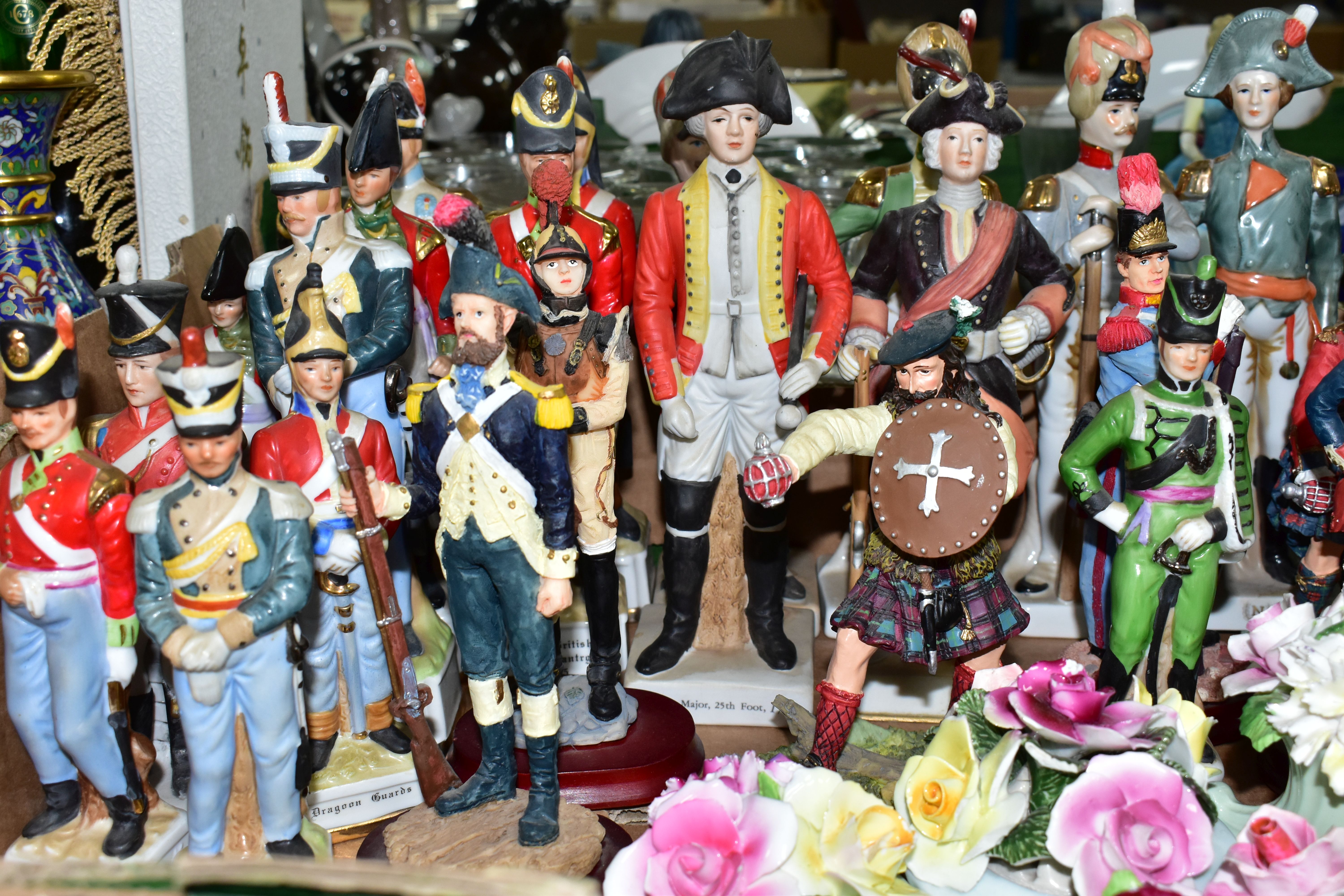 TWO BOXES OF NAPOLEONIC MILITARY FIGURINES, to include thirty-two assorted porcelain and resin - Image 6 of 10