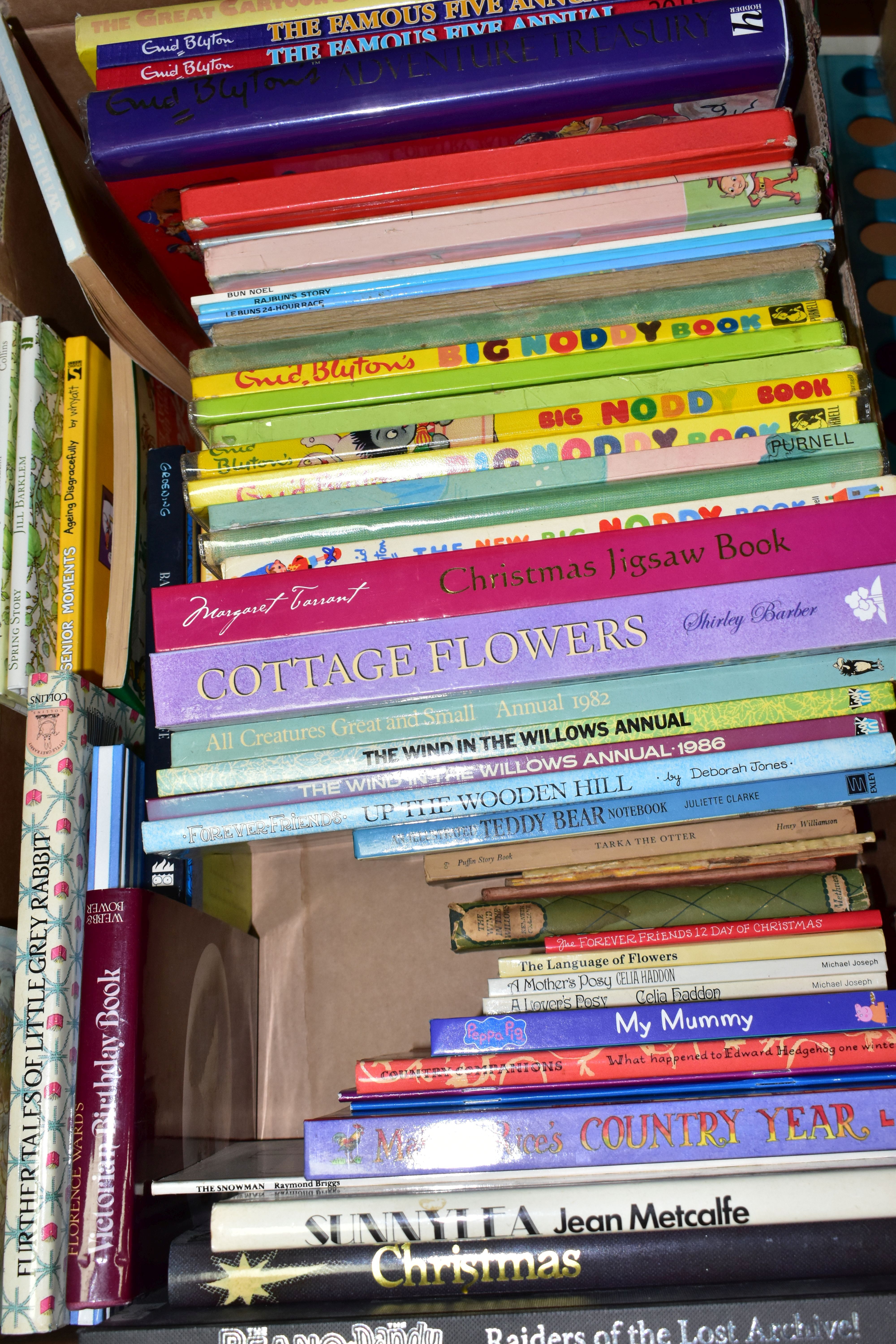 CHILDREN'S BOOKS, nine boxes containing a large collection of mostly Children's Publications in - Image 8 of 11