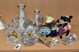 A GROUP OF CERAMICS AND GLASS WARES, to include a Caithness Victory in Europe (50th Anniversary)