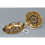 TWO ROYAL CROWN DERBY OLD IMARI 1128 SOLID GOLD BAND PIN DISHES, comprising a wavy rimmed oval pin
