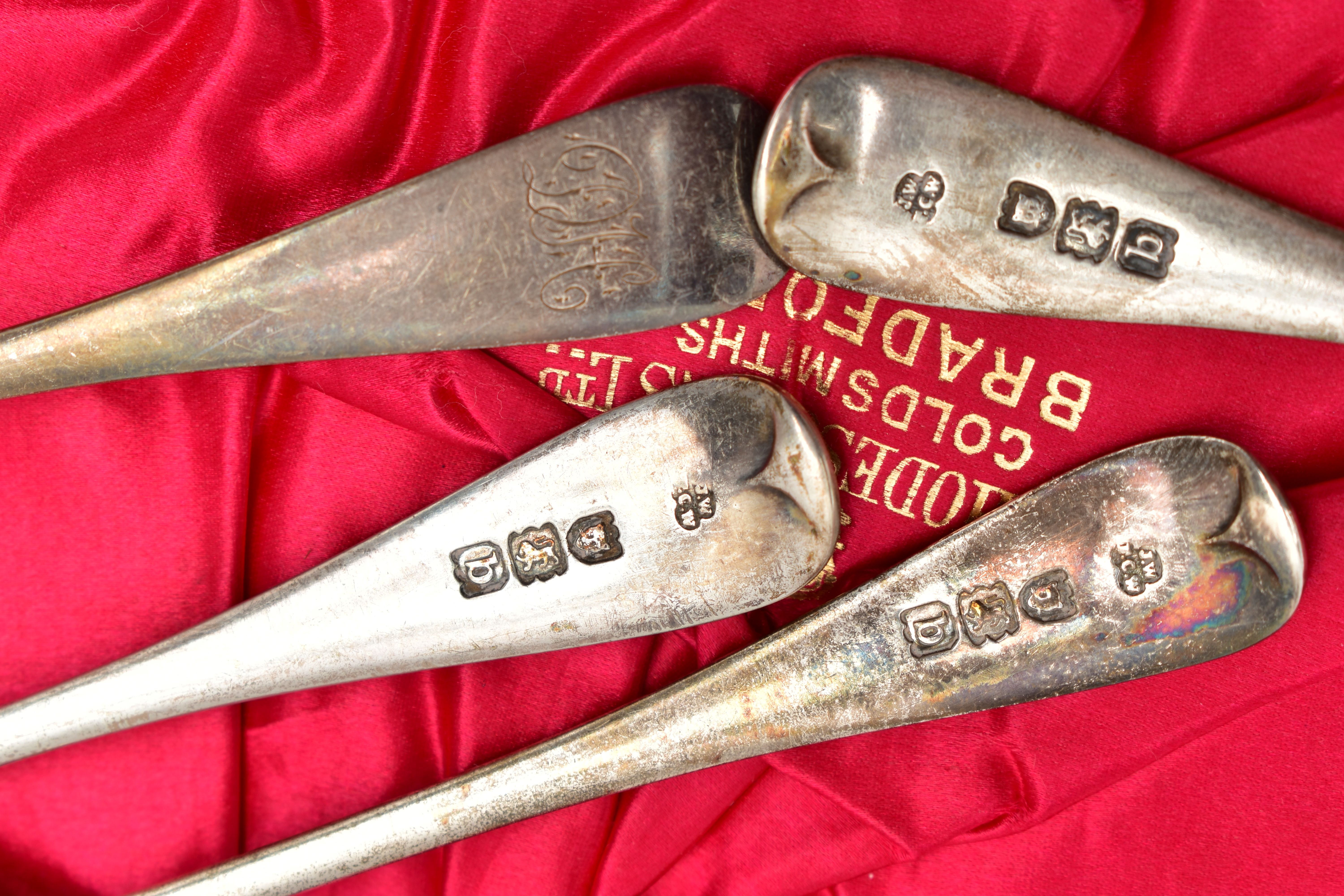 A VICTORIAN CASED SET OF SILVER TEASPOONS, six old English pattern teaspoons with monogram - Image 3 of 4