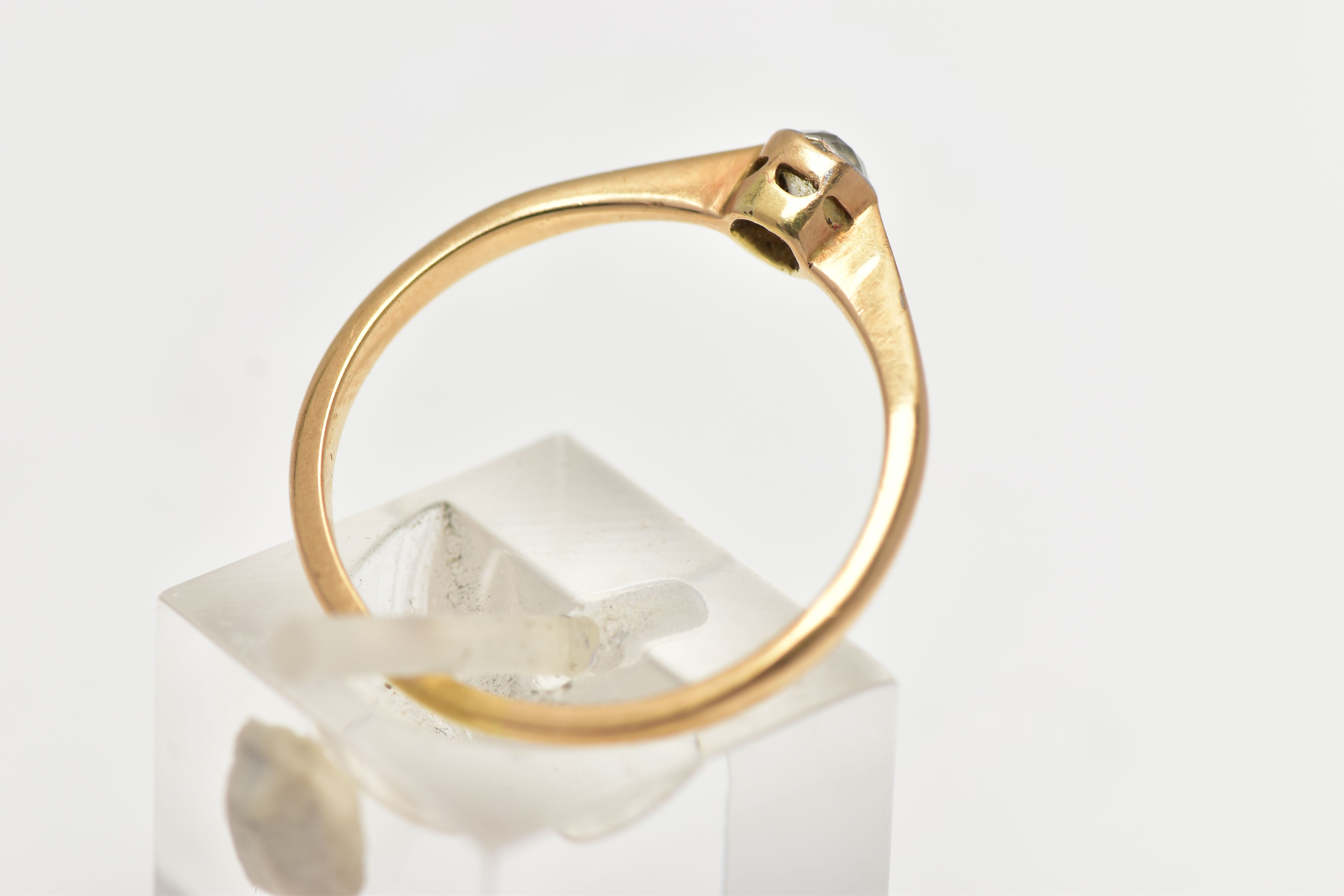 A YELLOW METAL SINGLE STONE DIAMOND RING, set with an old cut diamond in a milgrain setting, - Image 3 of 4