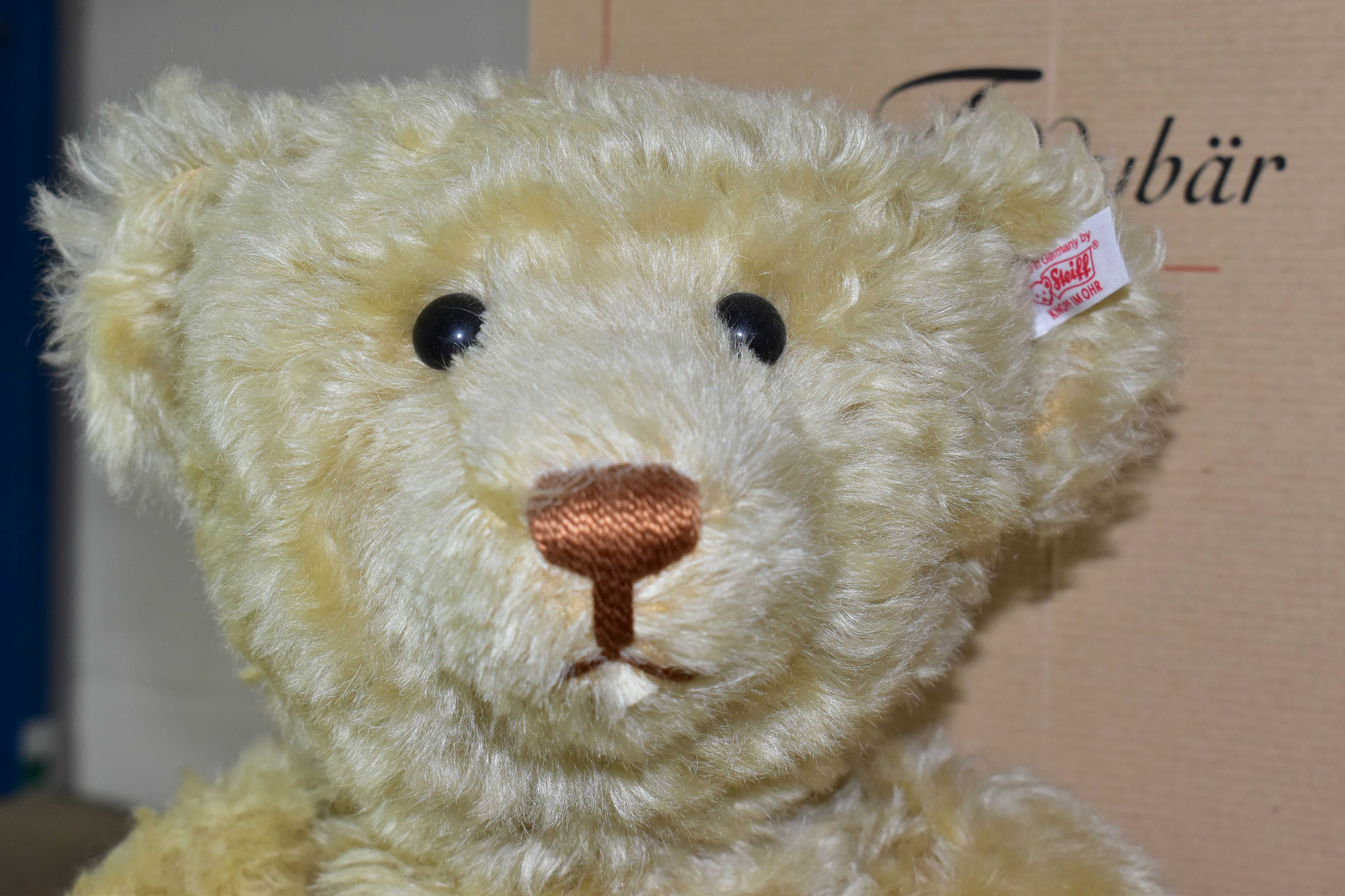 STEIFF, AN 'OLD GOLD' LIMITED EDITION TEDDY BEAR, the jointed body covered with a light mohair - Image 2 of 4