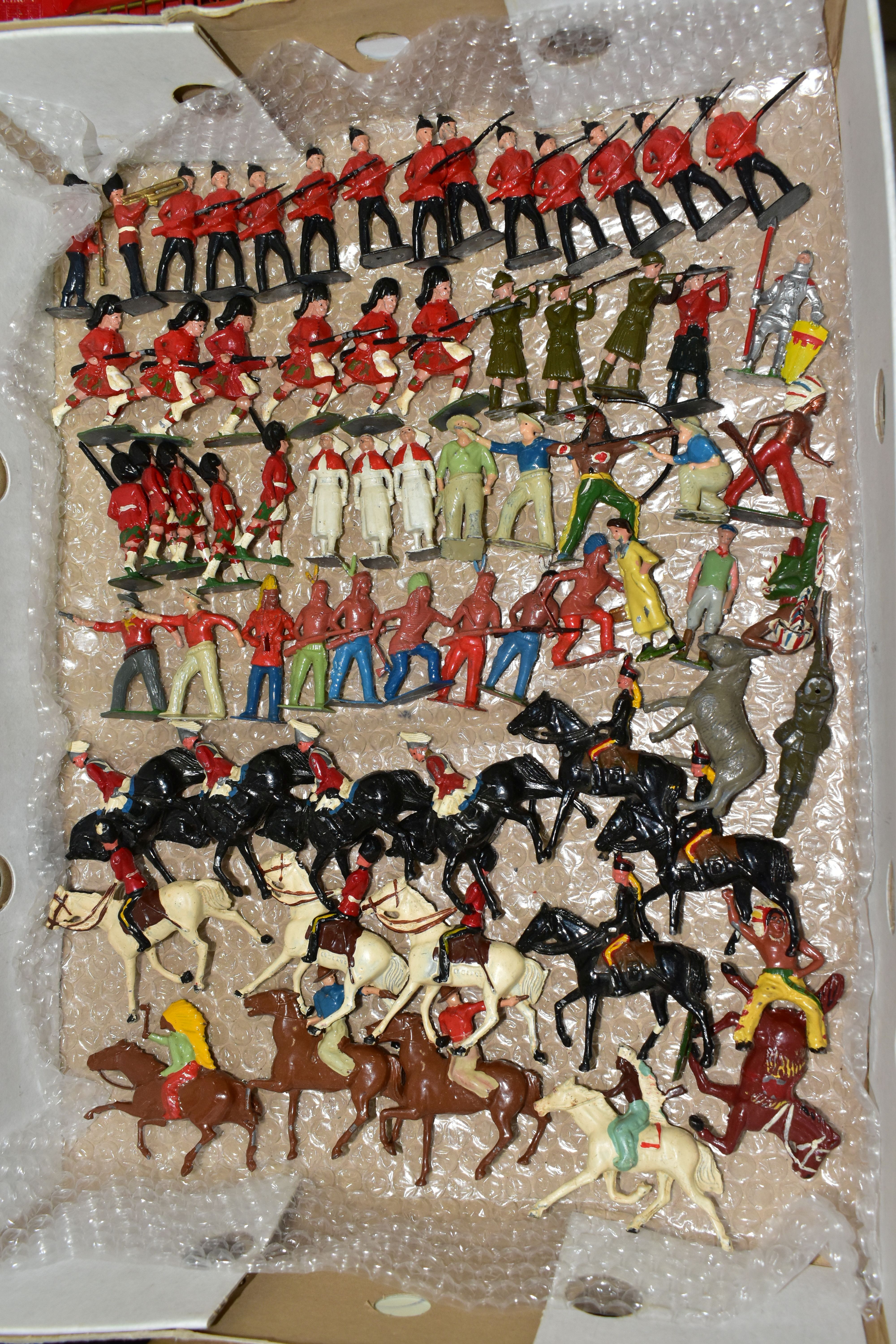 A QUANTITY OF ASSORTED BRITAINS AND OTHER HOLLOWCAST FIGURES, to include Nurses, Soldiers and - Image 2 of 6