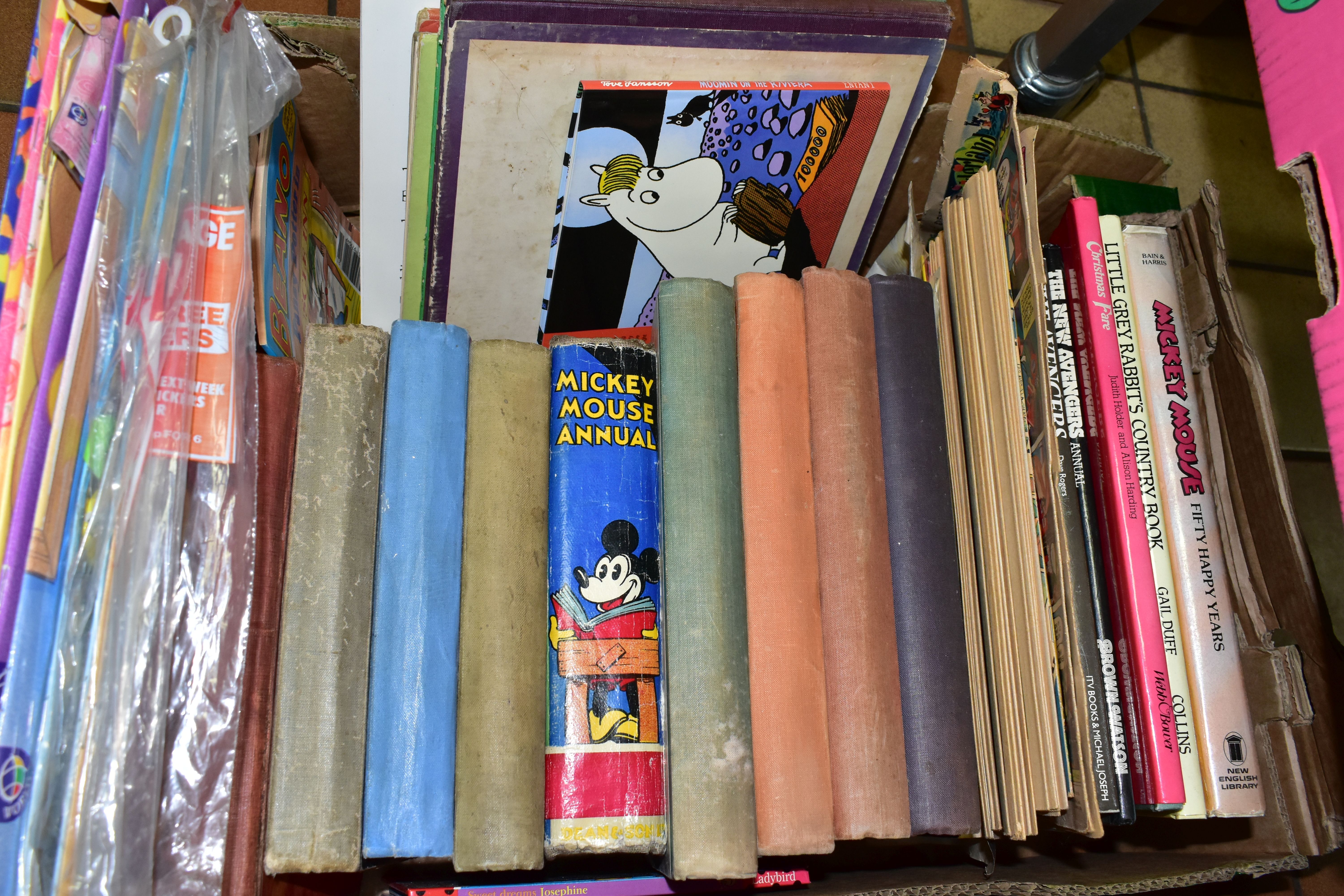 CHILDREN'S BOOKS, nine boxes containing a large collection of mostly Children's Publications in - Image 10 of 11