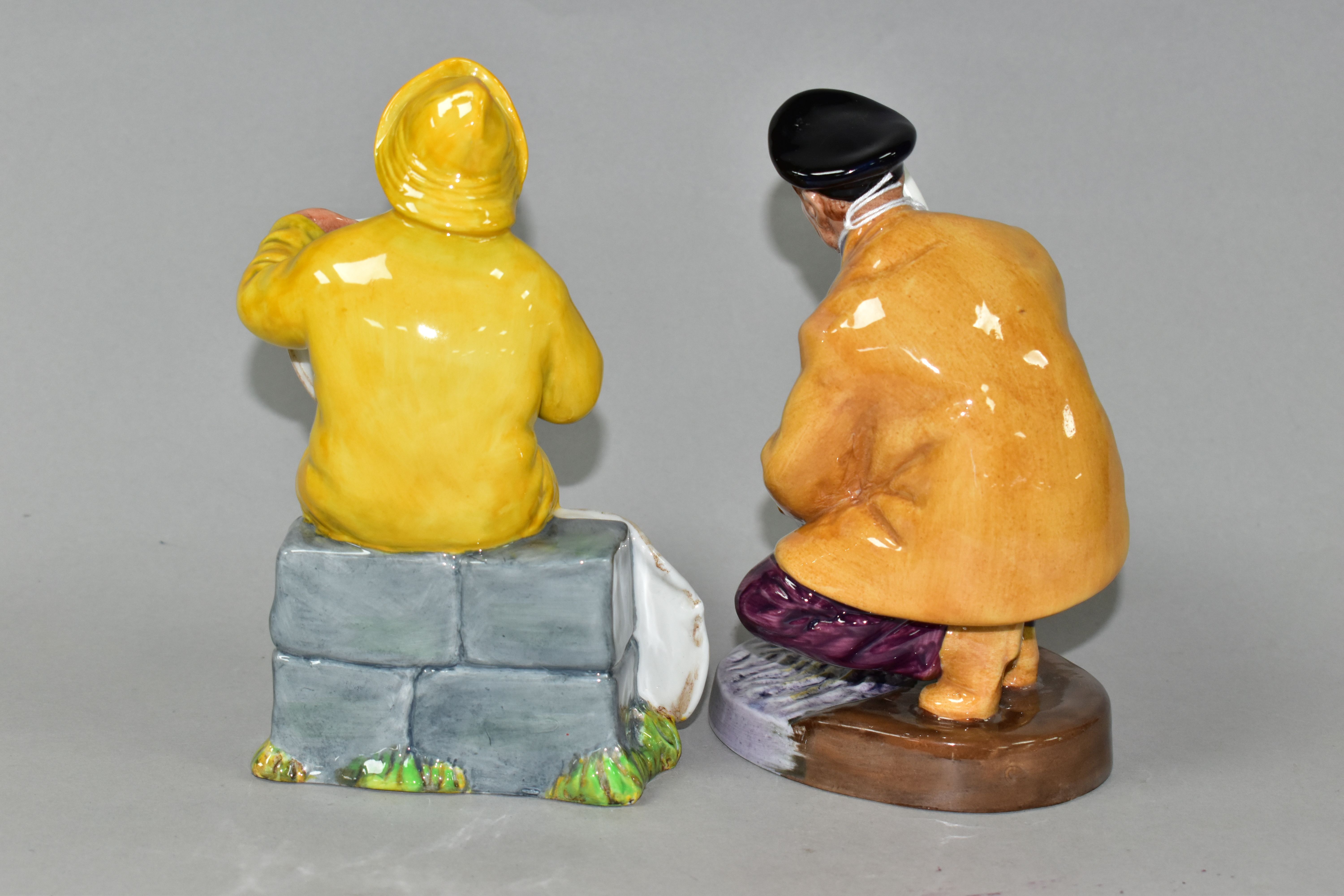 TWO ROYAL DOULTON FIGURINES, comprising Sailor's Holiday HN2442 and The Boatman HN2417, height of - Bild 2 aus 4
