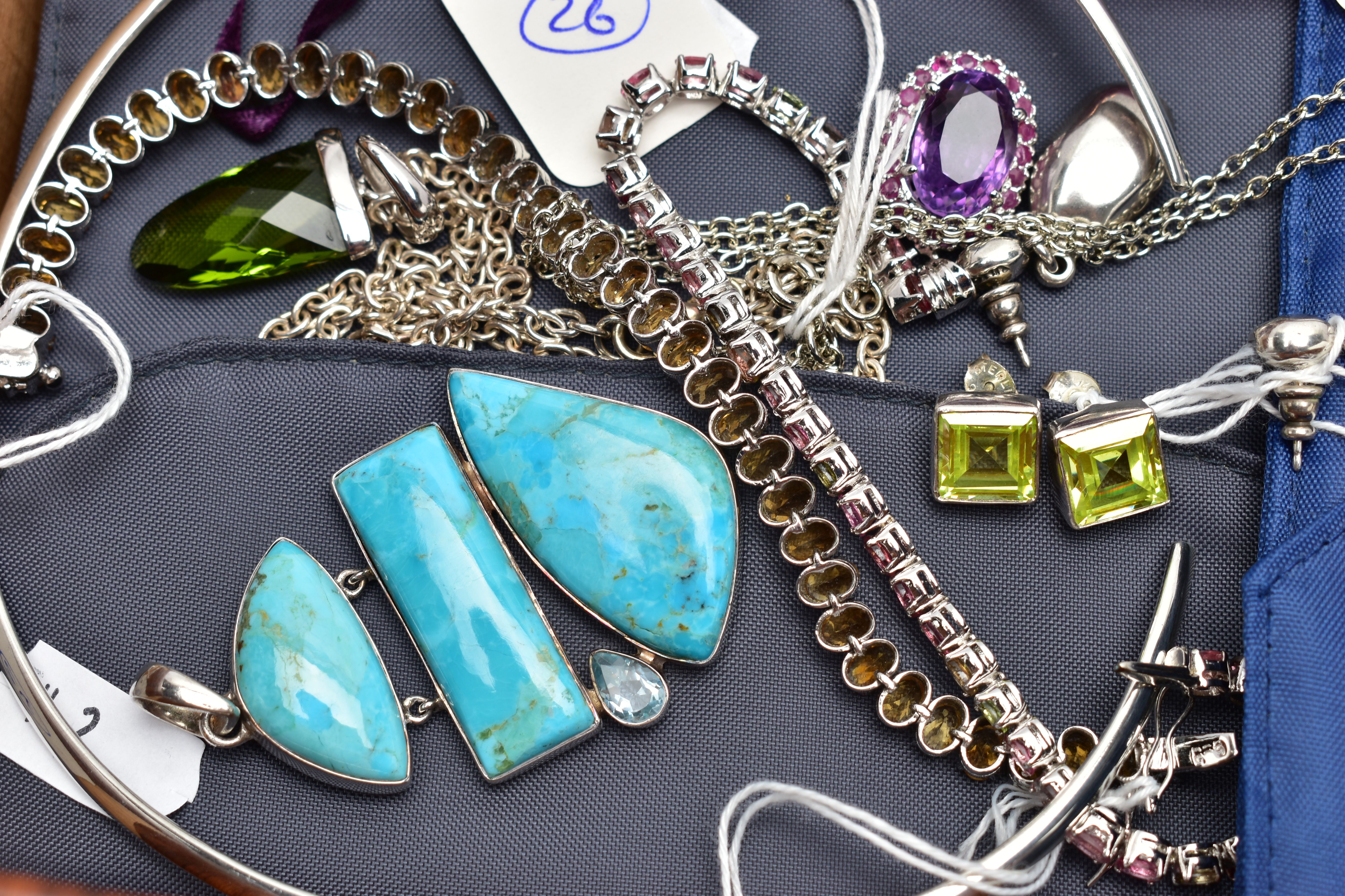 A SELECTION OF COSTUME JEWELLERY, to include a 'Squadra Blu' spike pendant necklace with snake chain - Image 3 of 5