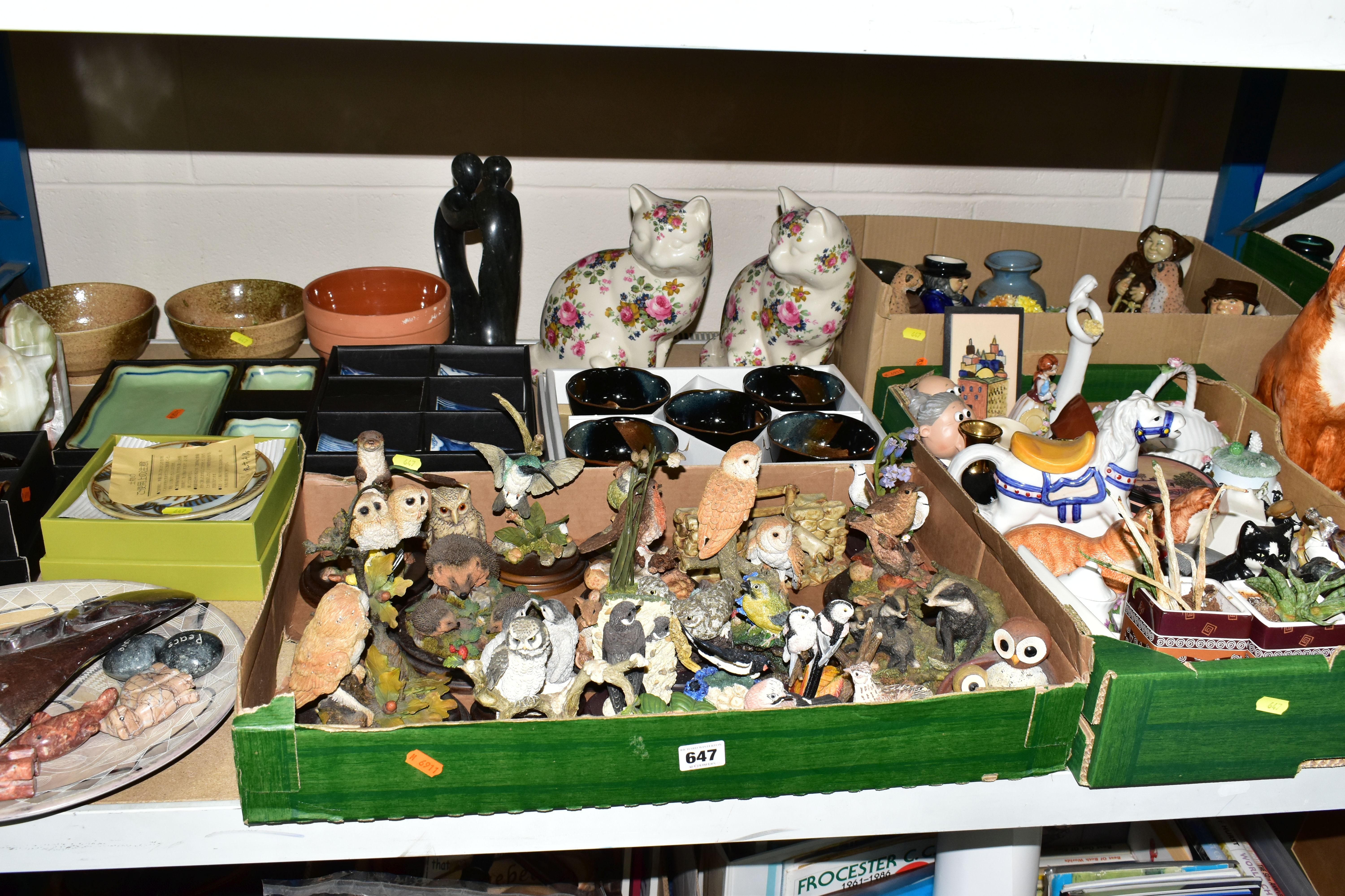 THREE BOXES AND LOOSE CERAMICS, ORNAMENTS AND SUNDRY ITEMS, to include five boxed oriental sets of