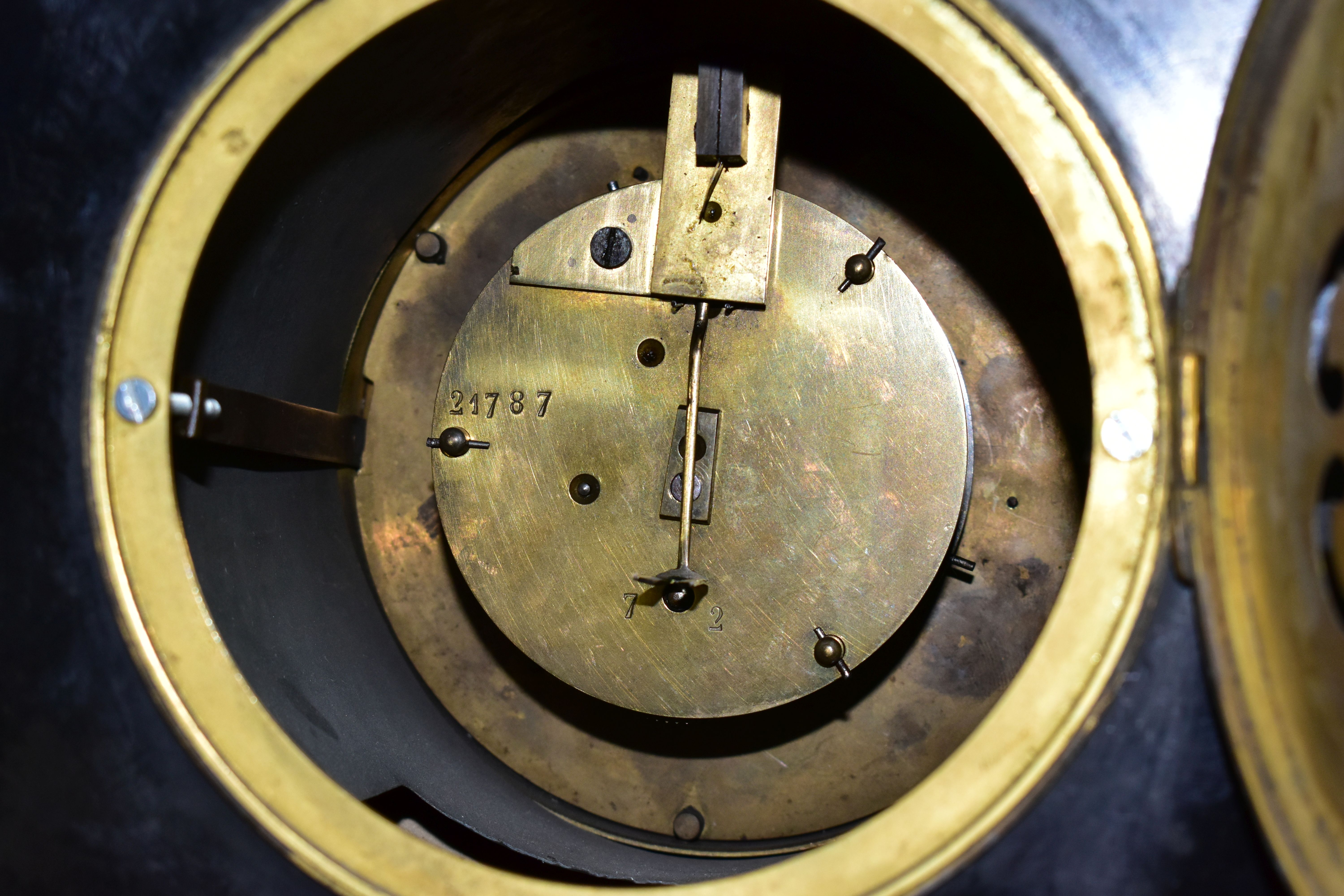 TWO ANTIQUE CLOCKS, comprising a black slate and marble mantel clock, with white enamel dial bearing - Image 6 of 7