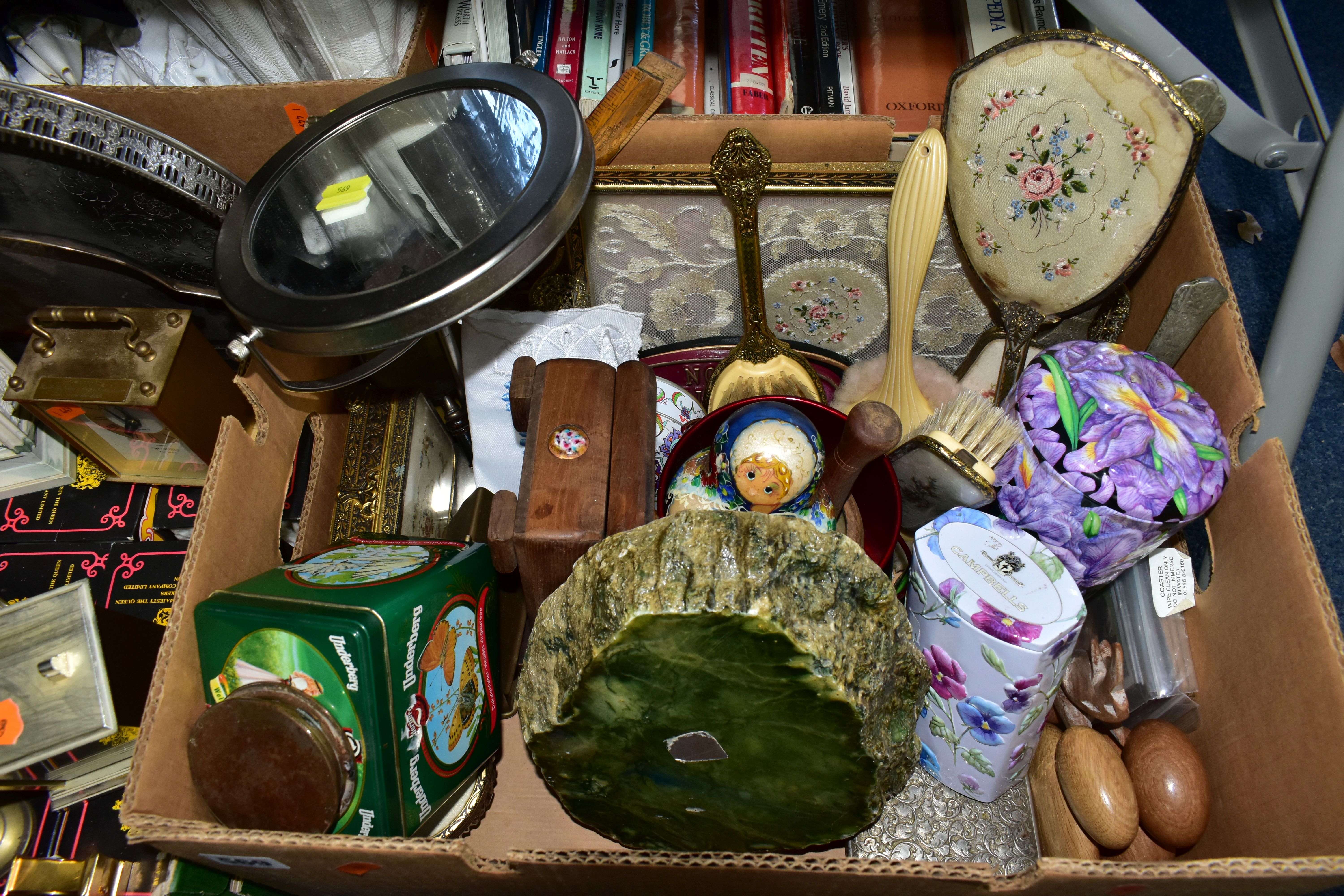SEVEN BOXES AND LOOSE SUNDRY ITEMS ETC, to include a set of Russian nesting Matryoshka dolls, - Image 2 of 8
