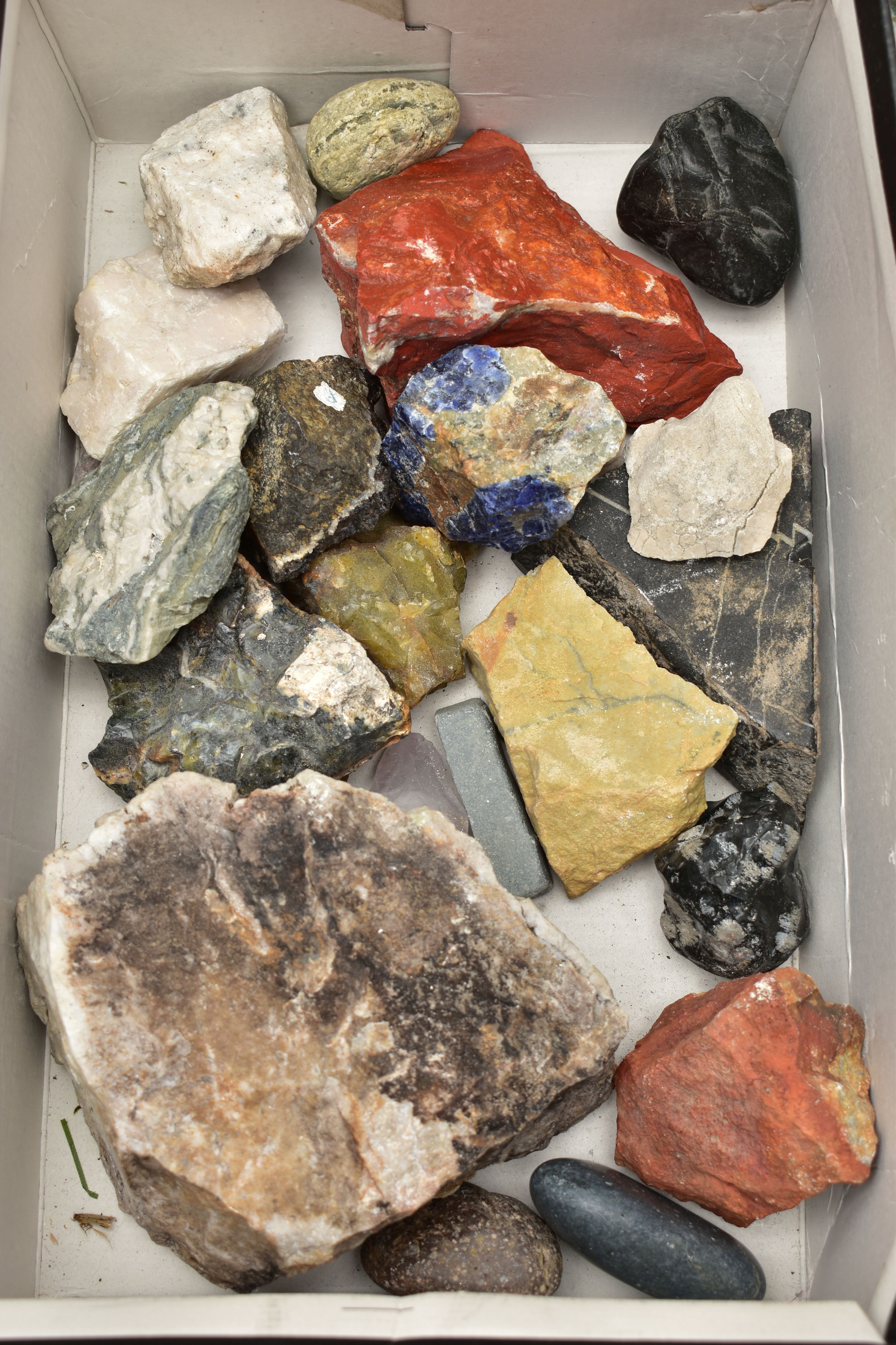 TWO BOXES OF GEMSTONE SPECIMENS, MINERALS, AND BOOKS, specimens to include petrified wood, Lapis - Image 4 of 4