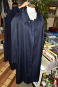 A GENTLEMAN'S CLASSIC BURBERRY RAINCOAT, in navy blue, signature check lining with a detachable 100%