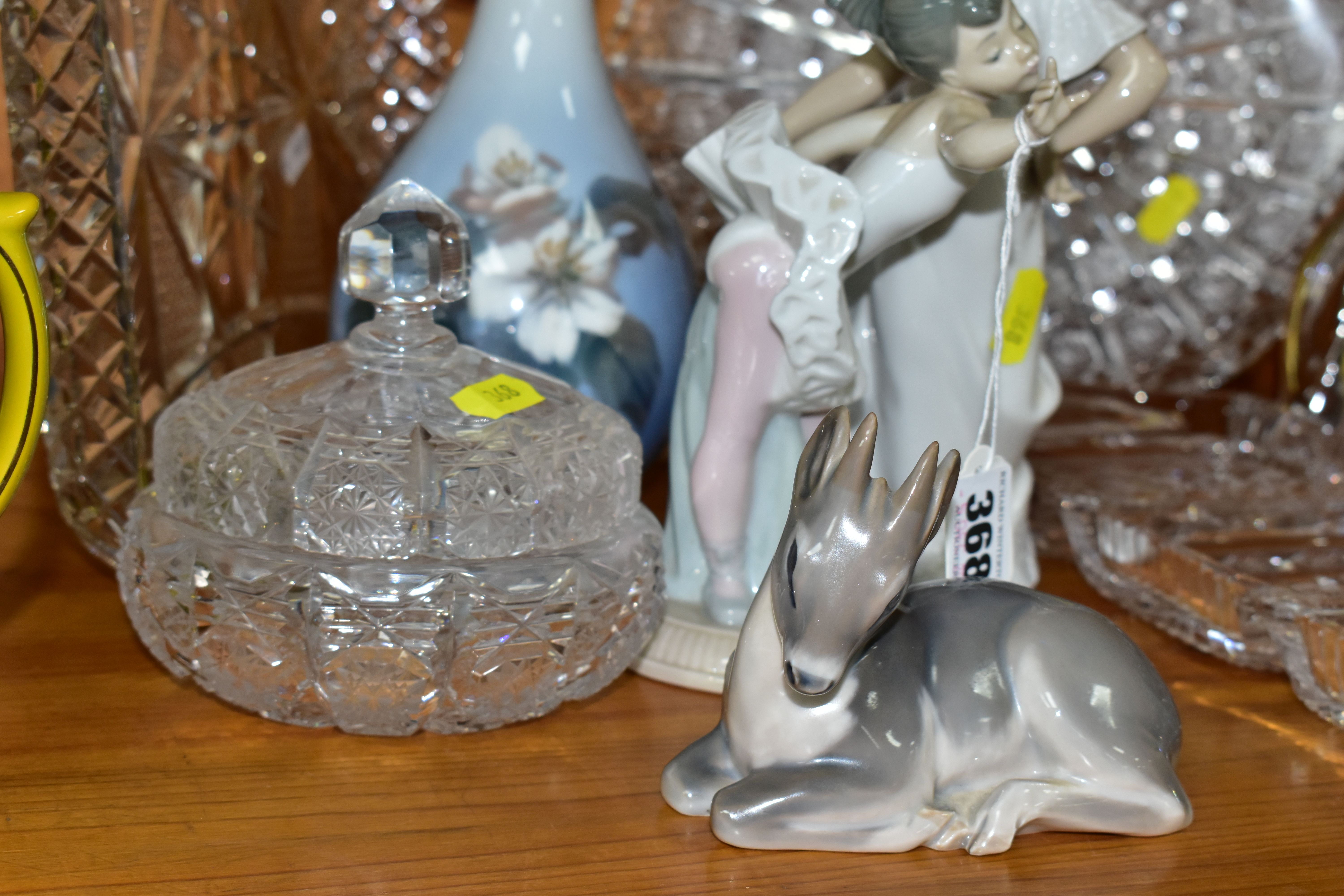 A GROUP OF BOHEMIAN 'QUEEN LACE' CUT GLASS, TWO LLADRO NAO SCULPTURES AND TWO ROYAL COPENHAGEN - Image 5 of 6