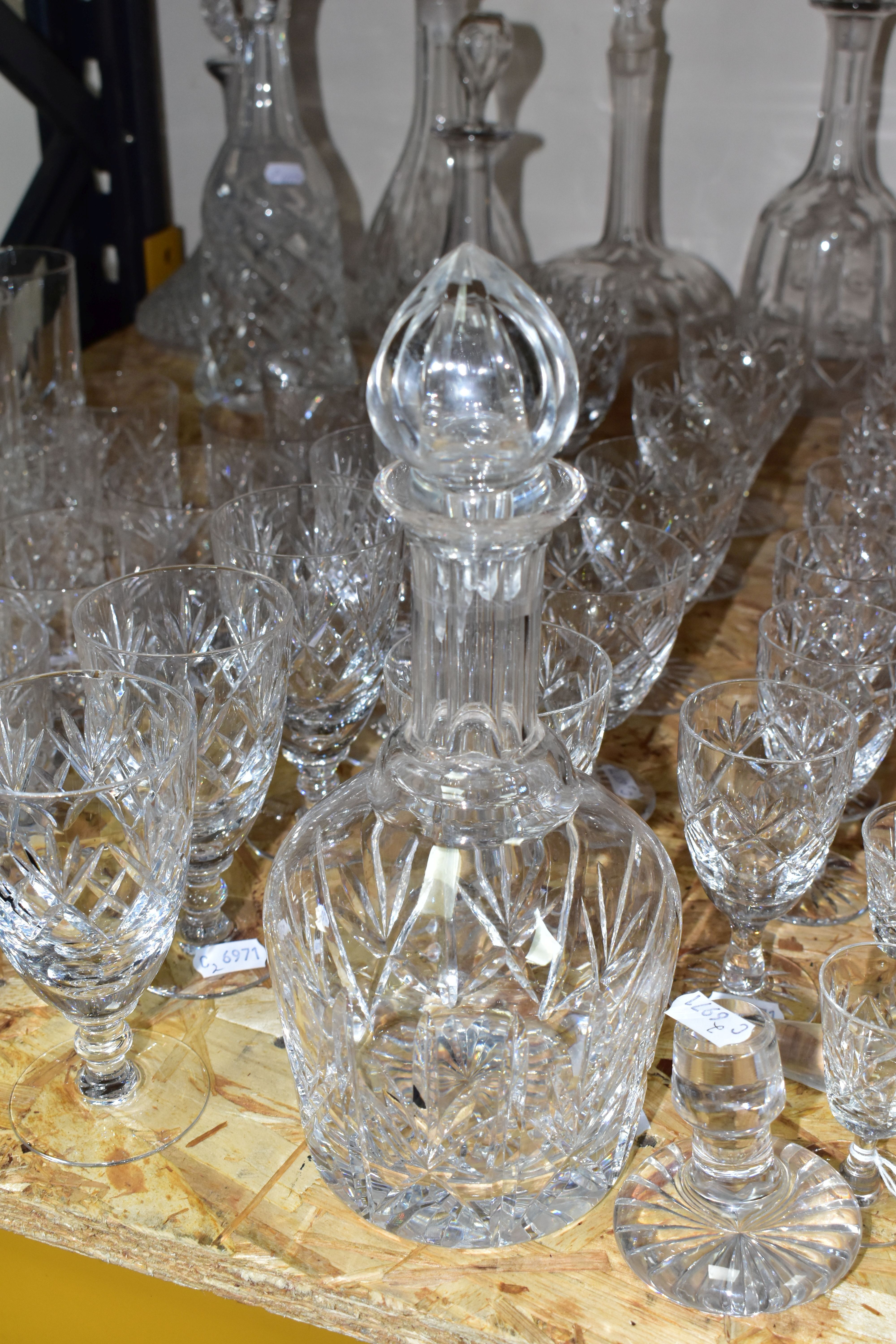 A QUANTITY OF CUT CRYSTAL, comprising a set of six Waterford 'Lismore' Crystal tumblers, a water - Image 3 of 11