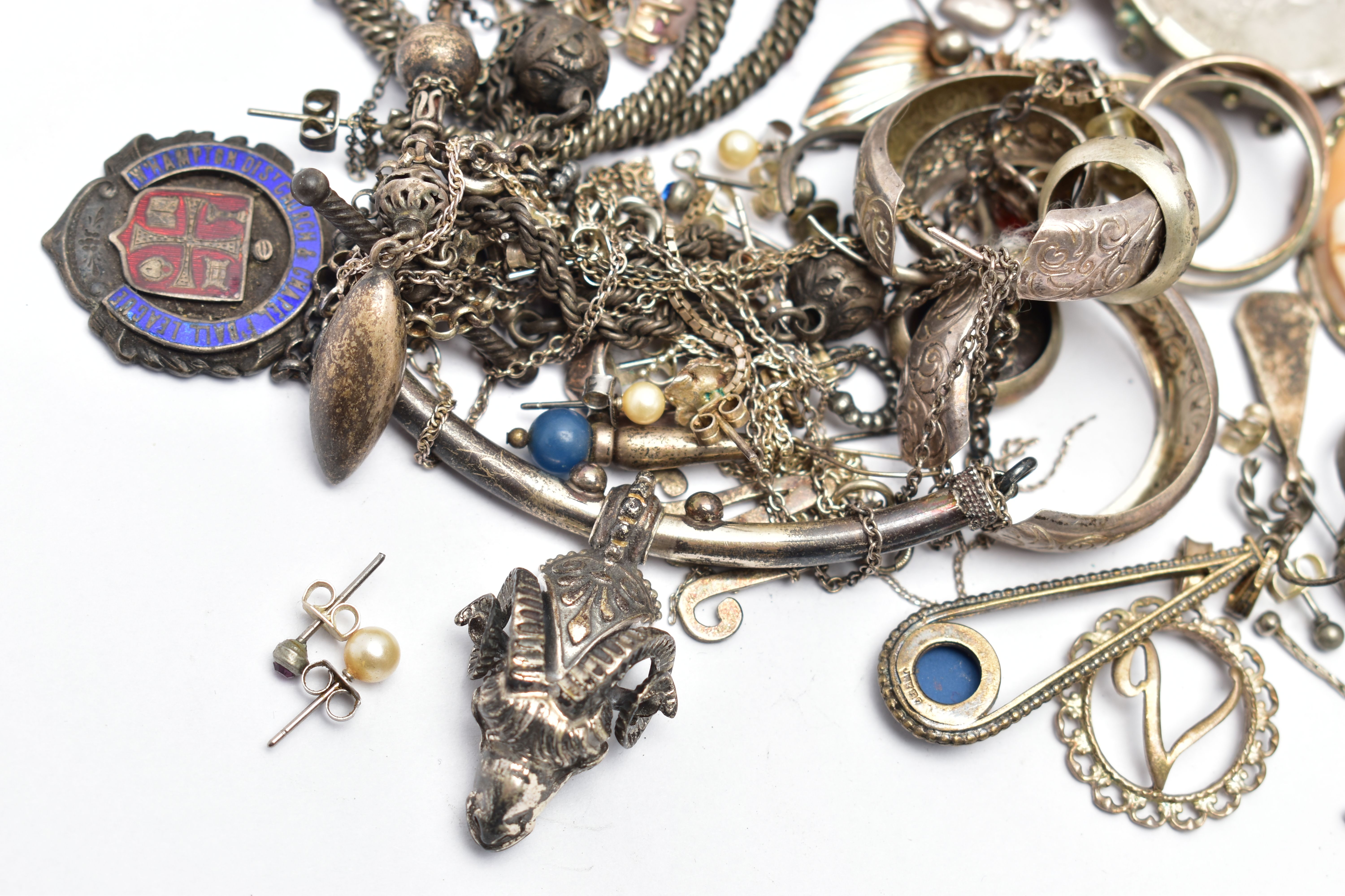 A BAG OF ASSORTED WHITE METAL JEWELLERY, to include a selection of earrings, pendants, medals and - Image 3 of 4