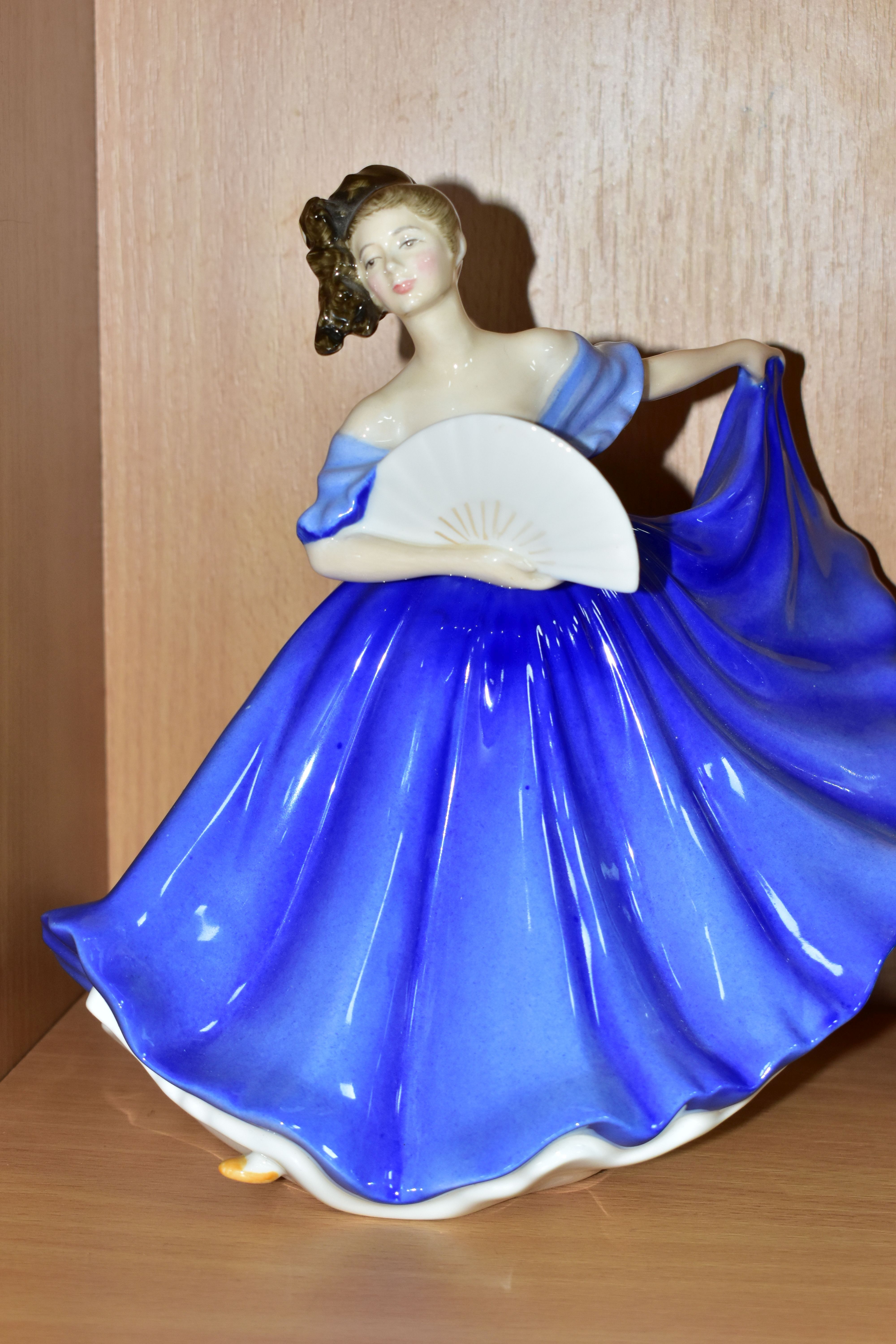 FIVE ROYAL DOULTON FIGURINES, comprising a limited edition Grace Darling figurine HN3089 numbered - Image 3 of 5